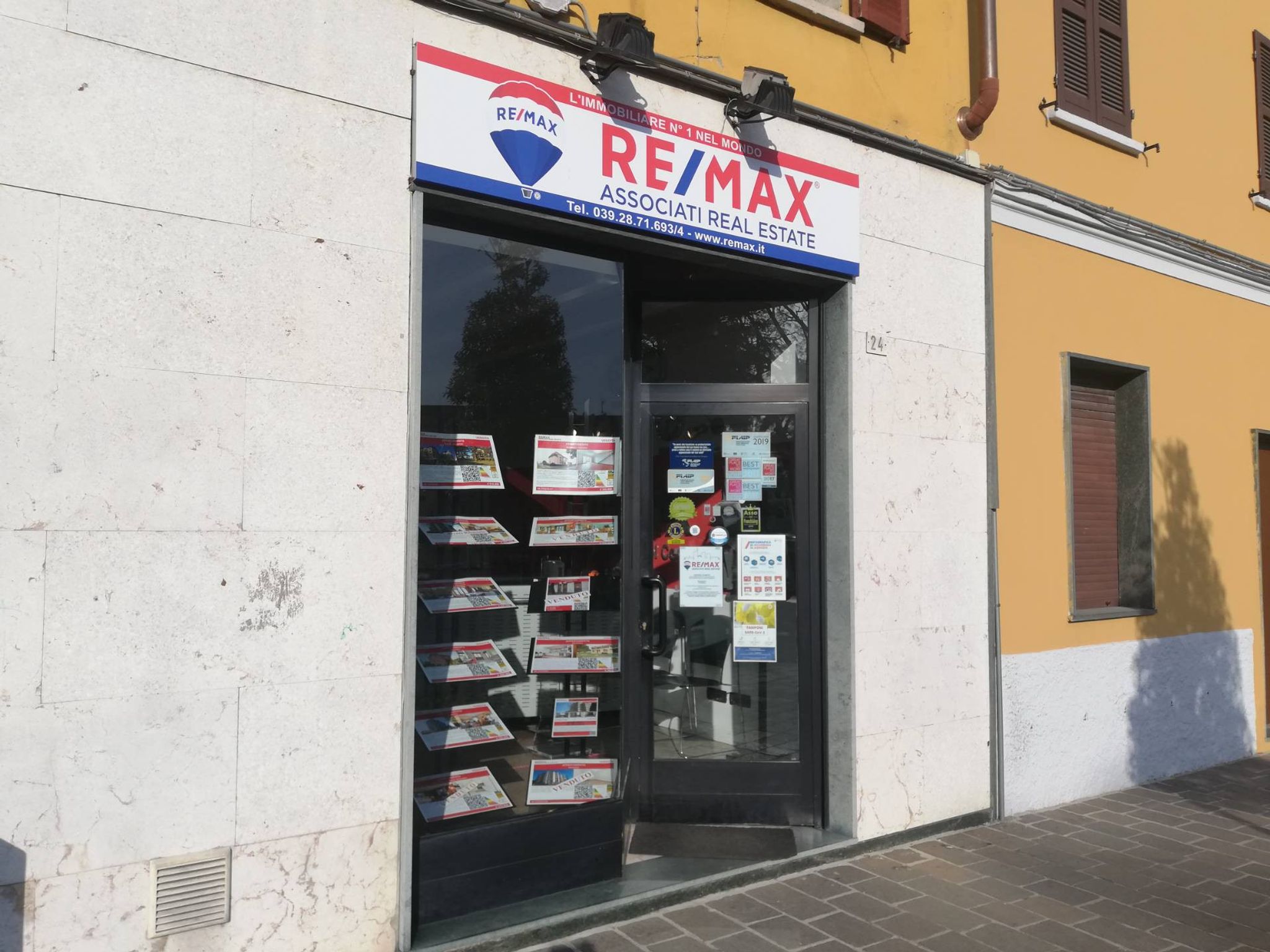 Foto REMAX Associati Real Estate - Brugherio Piazza Roma