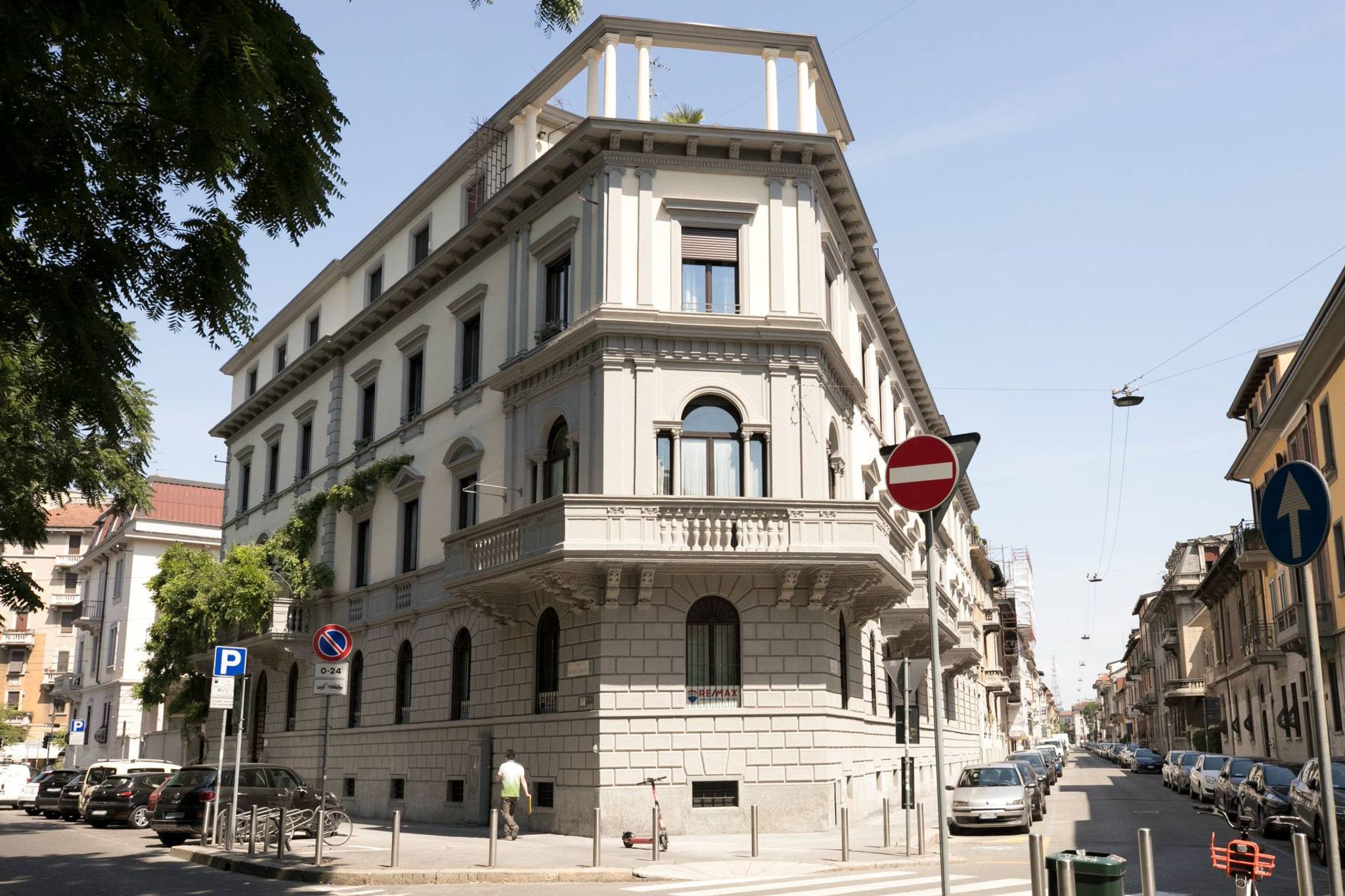 Foto REMAX Associati Real Estate - Milano Via Gran Sasso