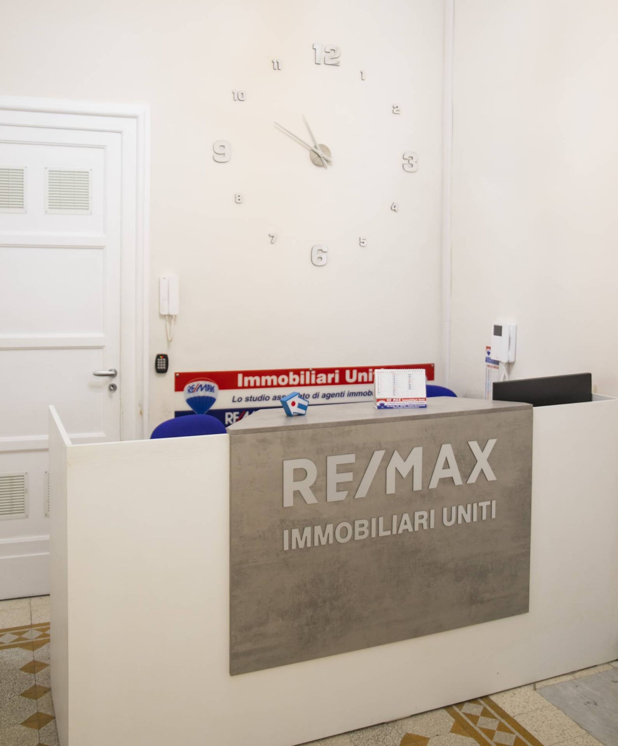 Foto REMAX Immobiliari Uniti - Napoli via Toledo