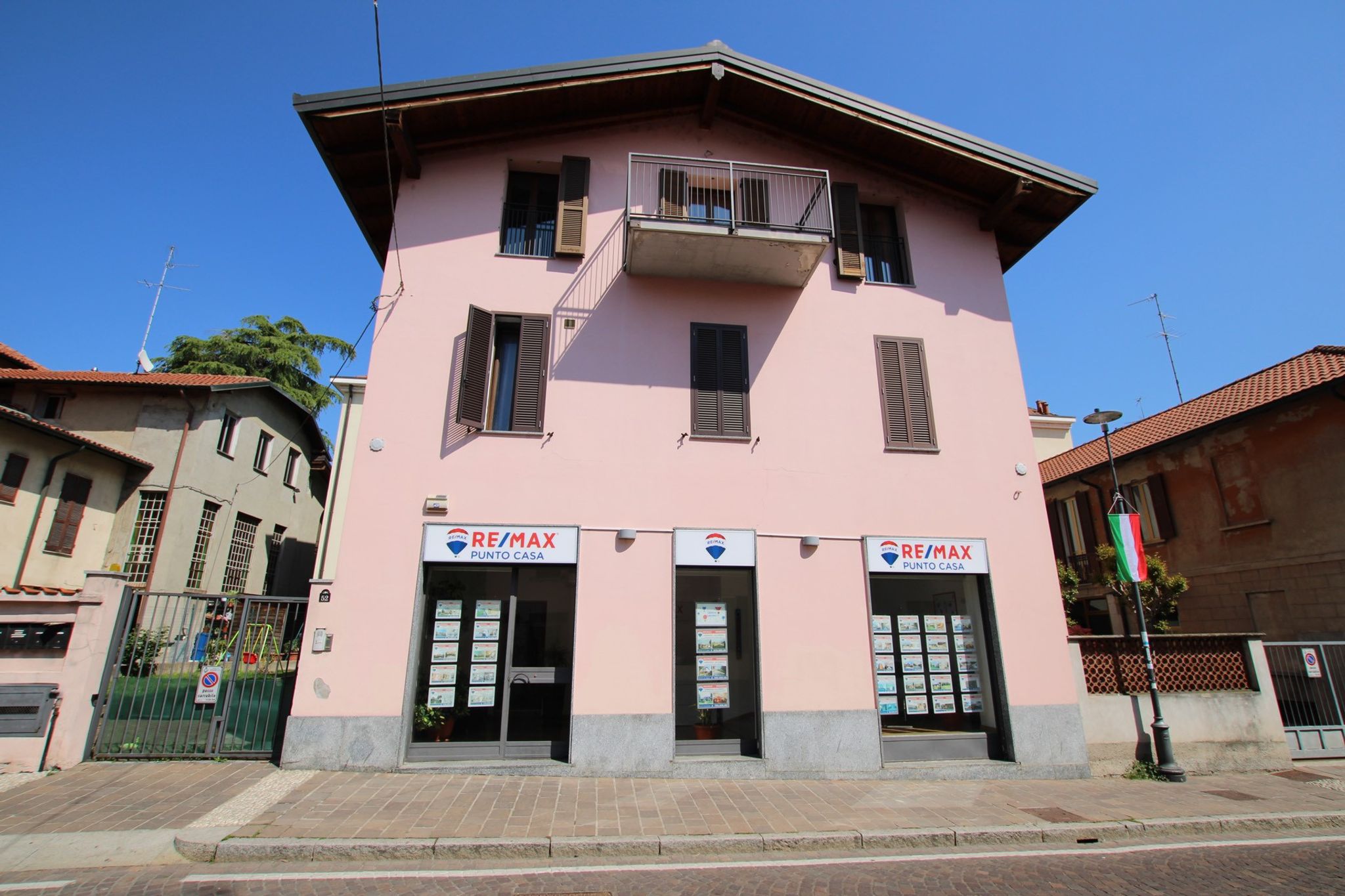 Foto REMAX Punto Casa - Garbagnate Milanese Via Manzoni
