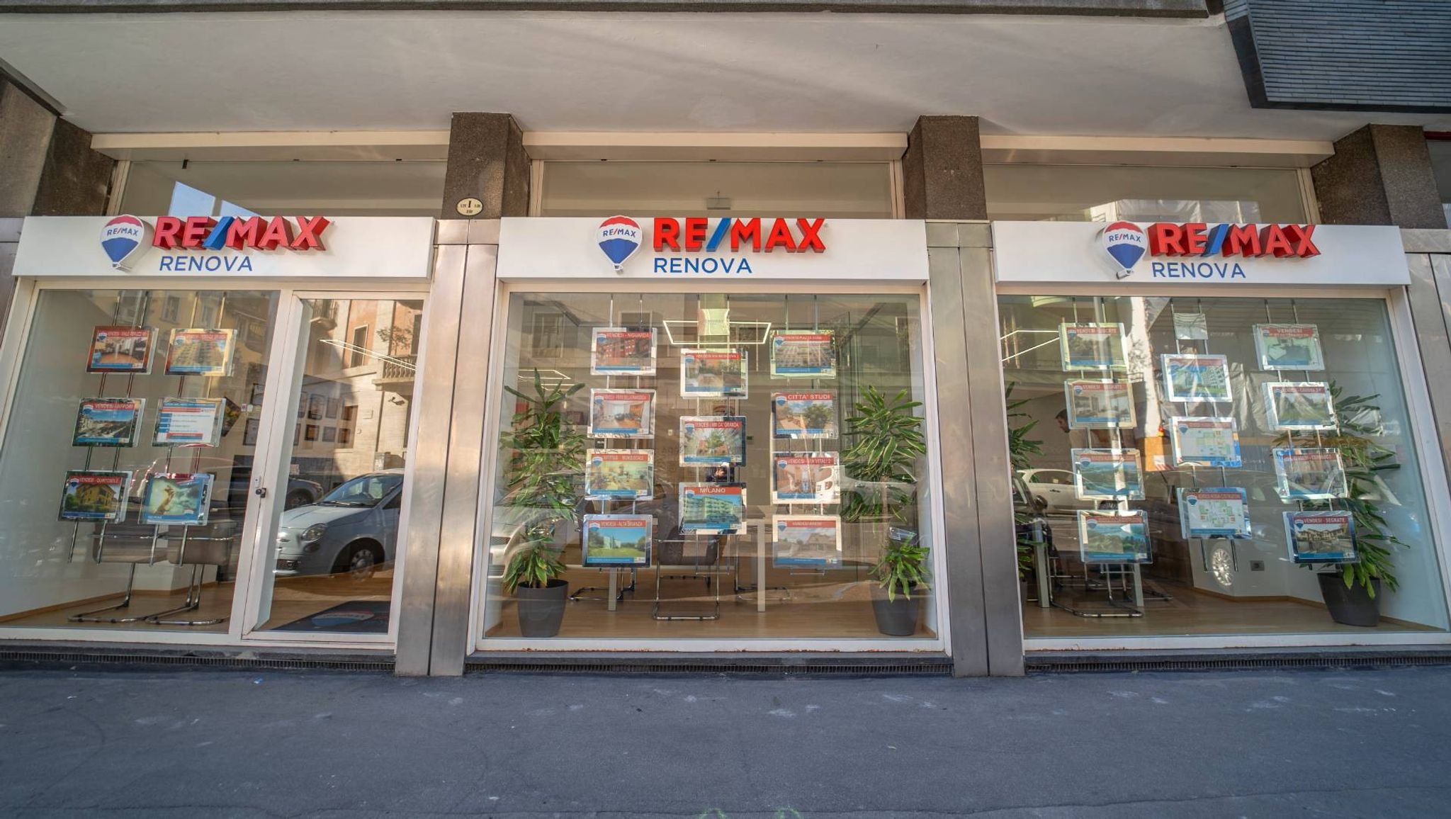 Foto REMAX Renova - Milano Via Enrico Nöe