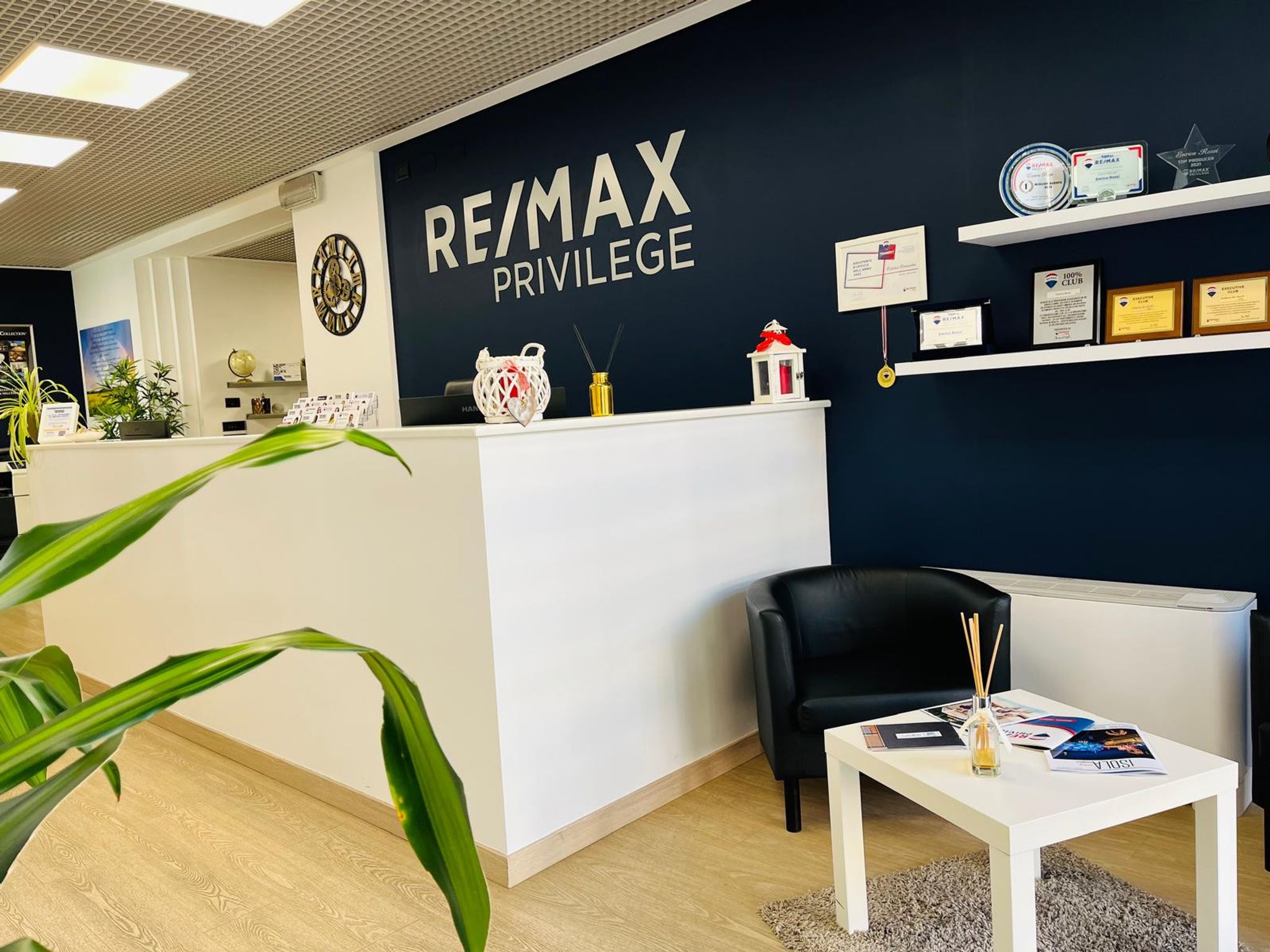 REMAX Privilege - Brembate di Sopra Via Sorte photo