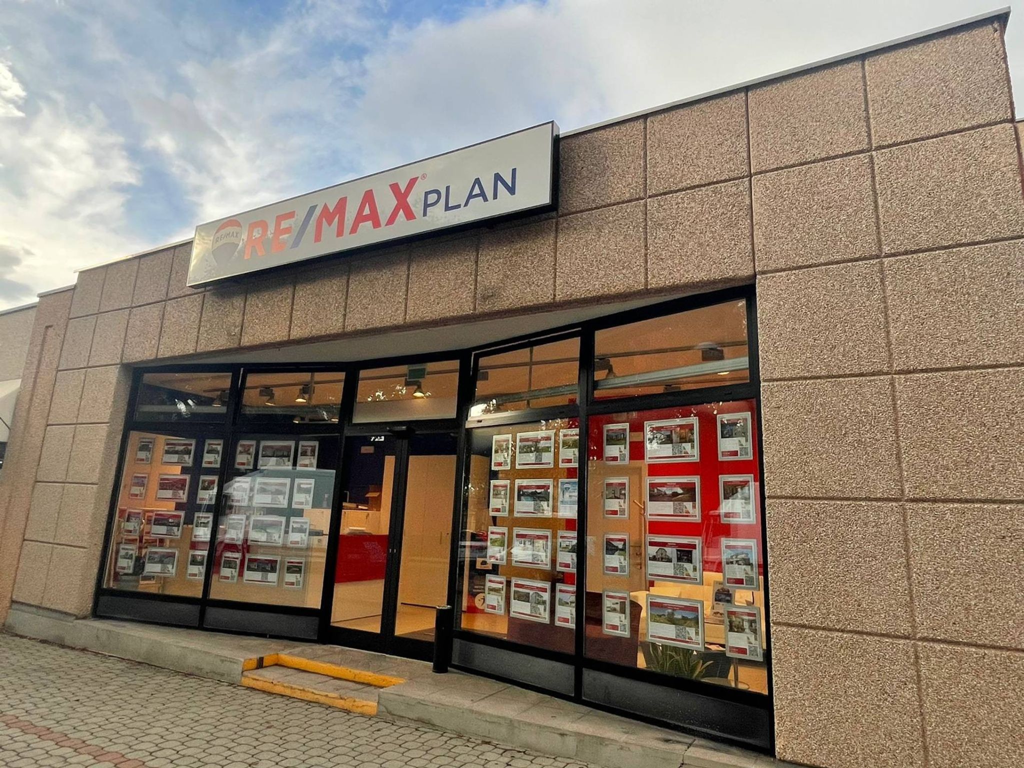 Foto REMAX Plan - Collecchio Viale Sandro Pertini