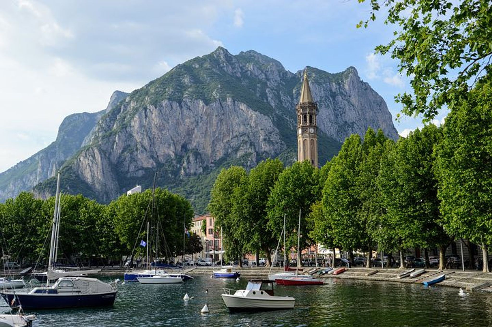 REMAX Lake Experience - Lecco Via Azzone Visconti photo