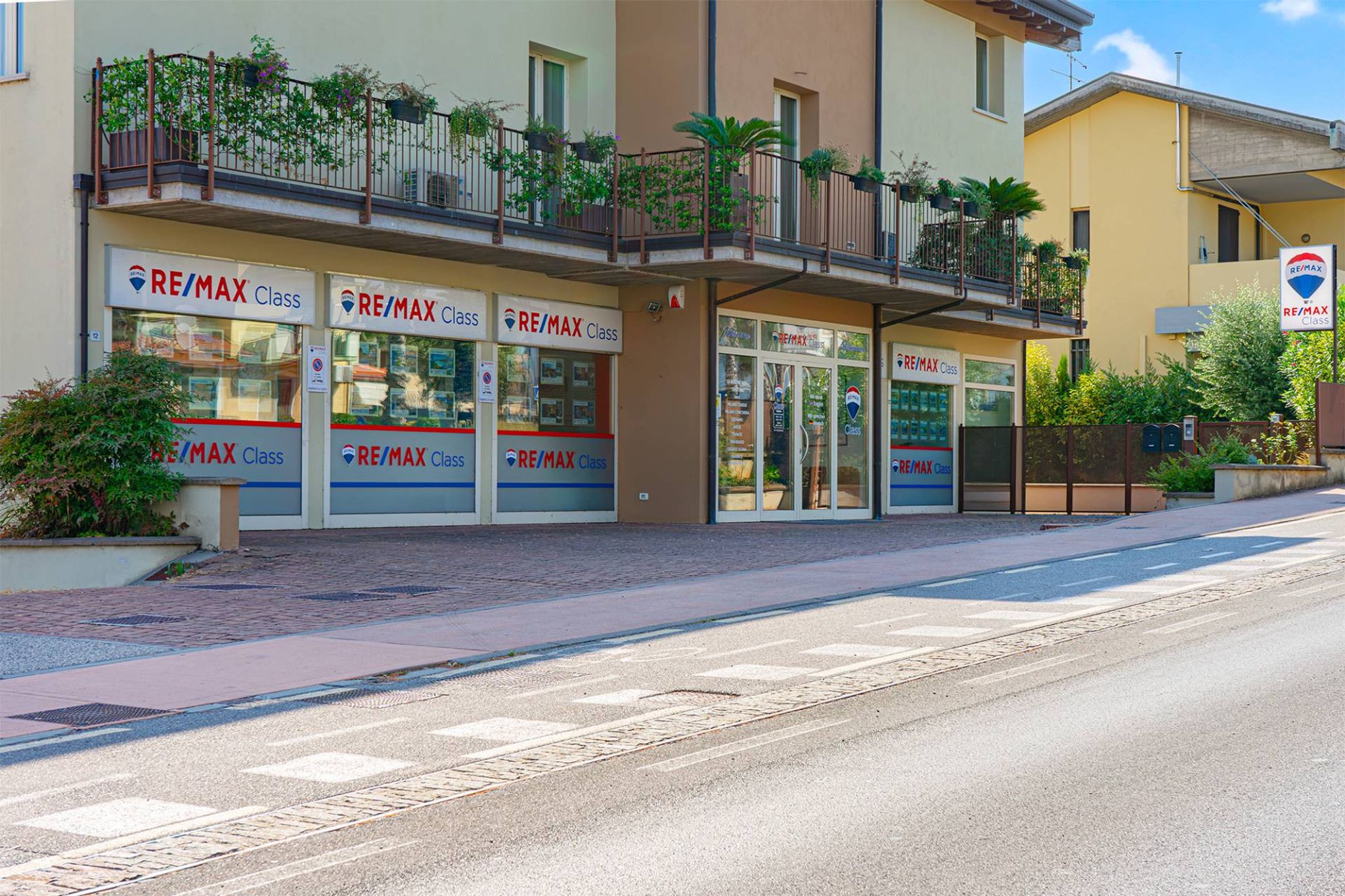 REMAX Class - Sirmione Via Verona photo