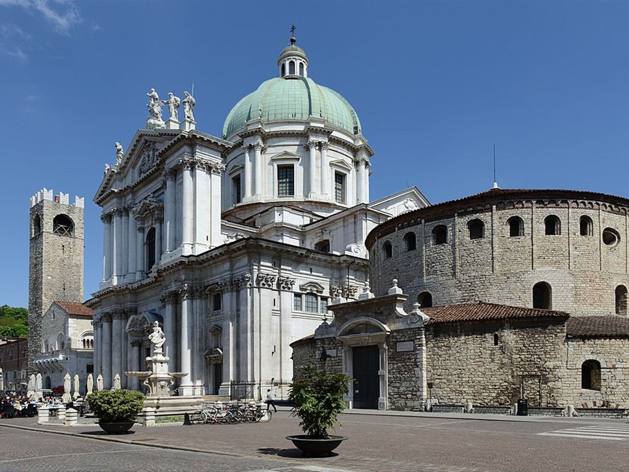 Foto REMAX Home District - Brescia Via Ambaraga