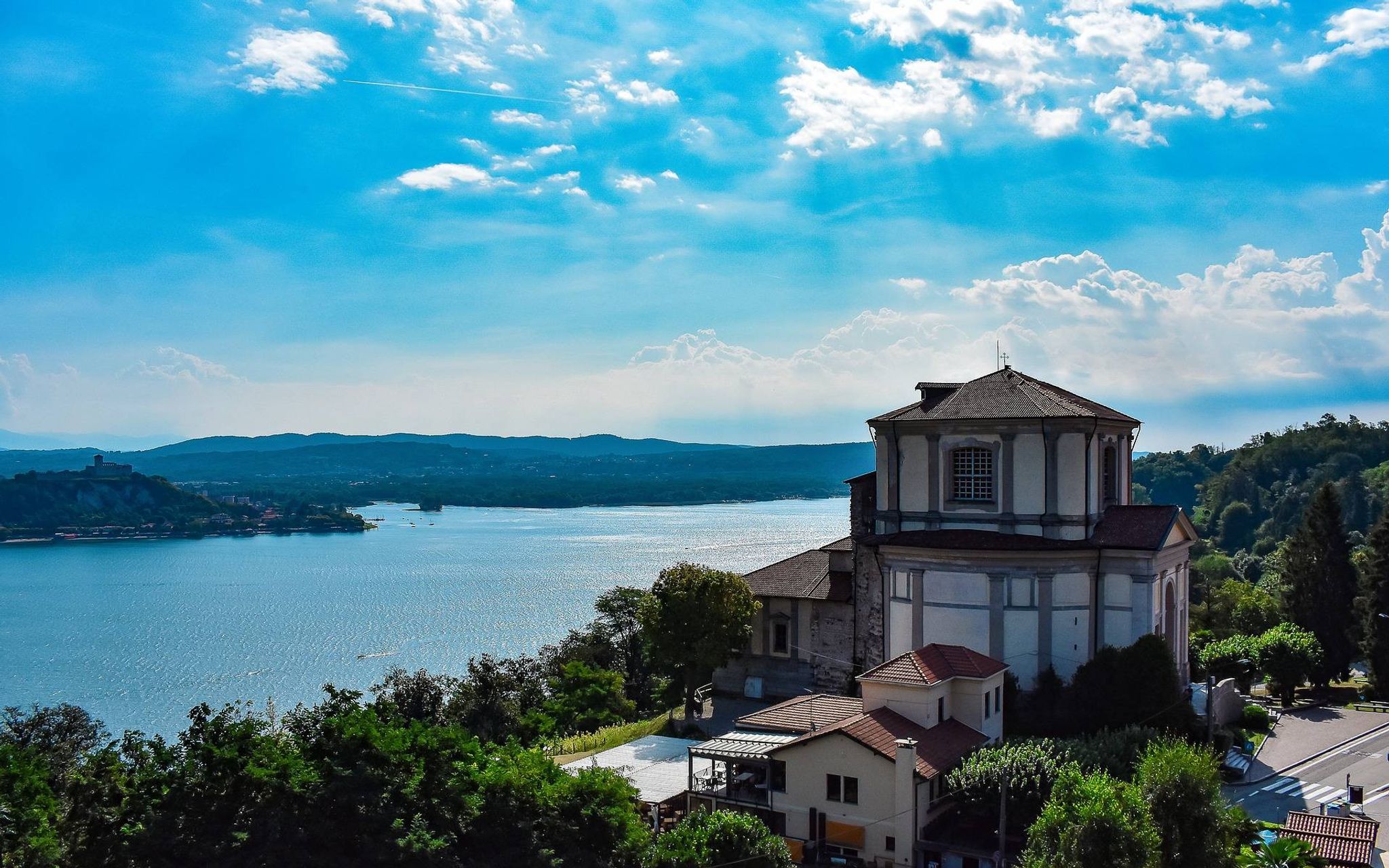 REMAX Lakelife - Arona Via Antonio Gramsci photo