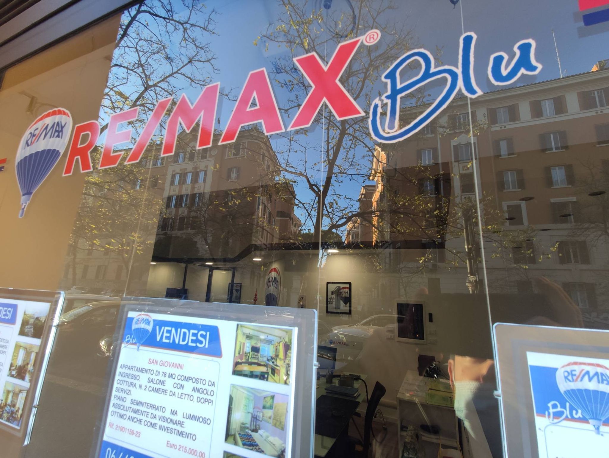 Foto REMAX Blu - Roma Via Taranto
