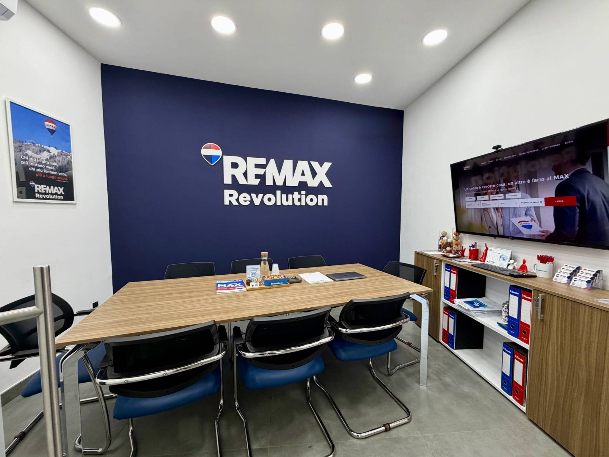 Foto REMAX Revolution - Marano di Napoli Via Euclide