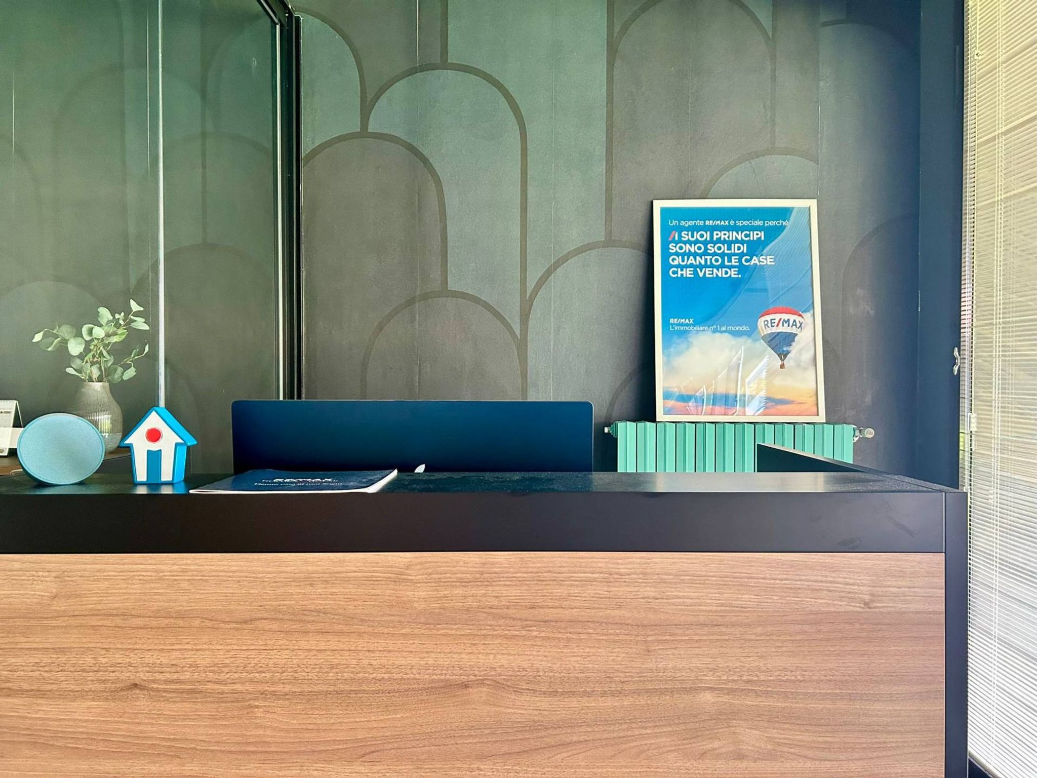 Foto REMAX Golden House - Forte dei Marmi Piazza Henry Moore