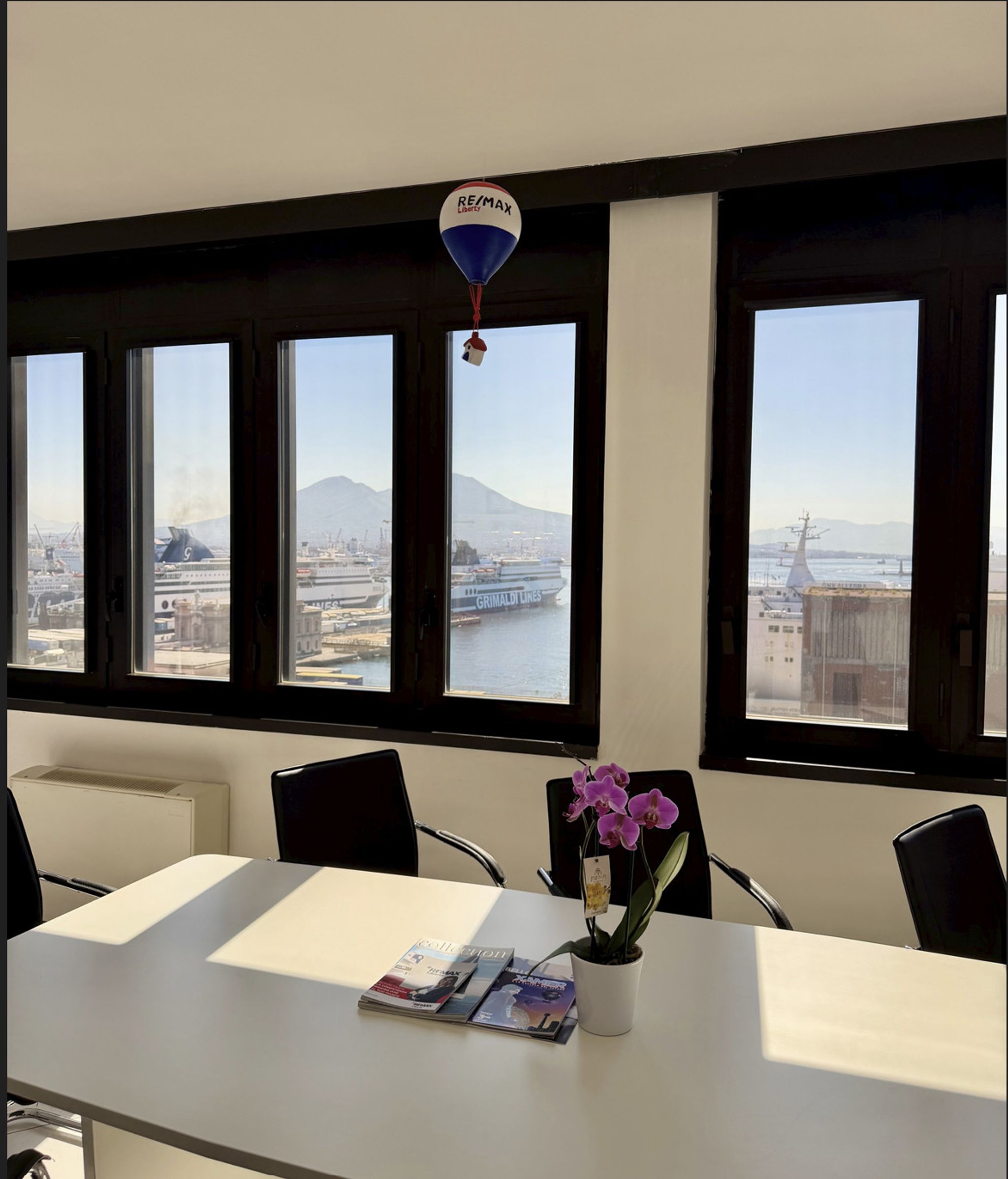 REMAX Liberty - Napoli Vico II San Nicola alla Dogana photo
