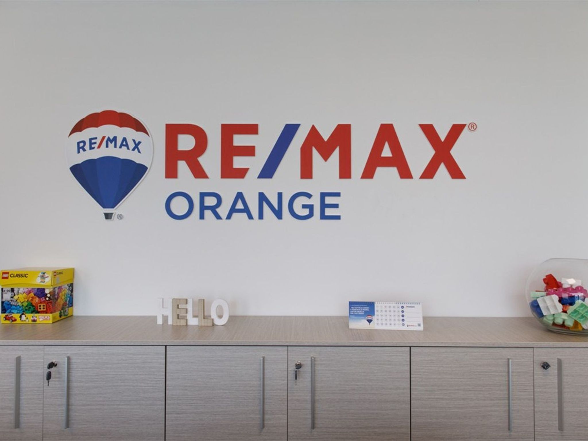 REMAX Orange - Riva di Solto Via Porto photo