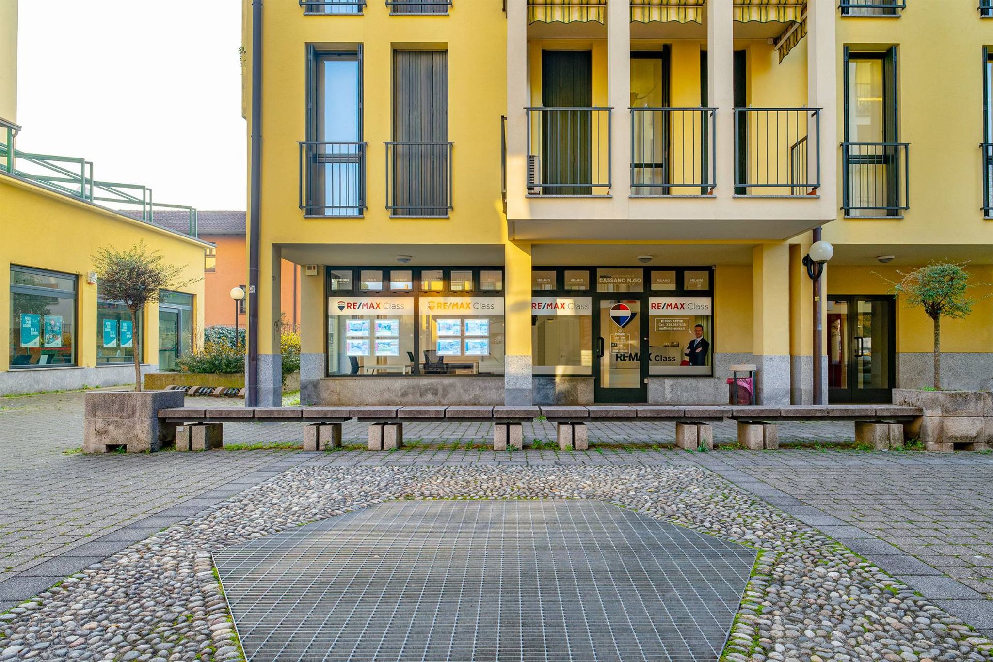 Foto REMAX Class - Cassano Magnago Piazza XXV Aprile