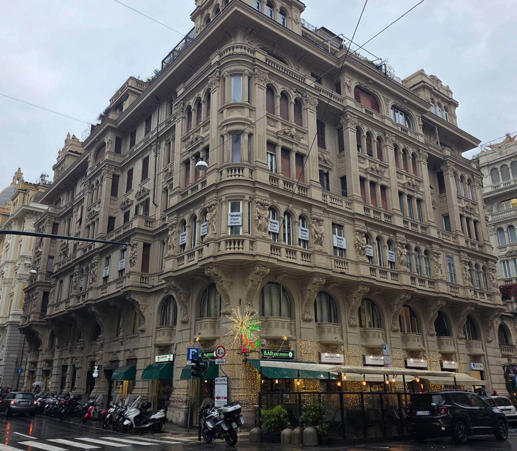 Foto REMAX Empire - Genova Via Ippolito d’Aste