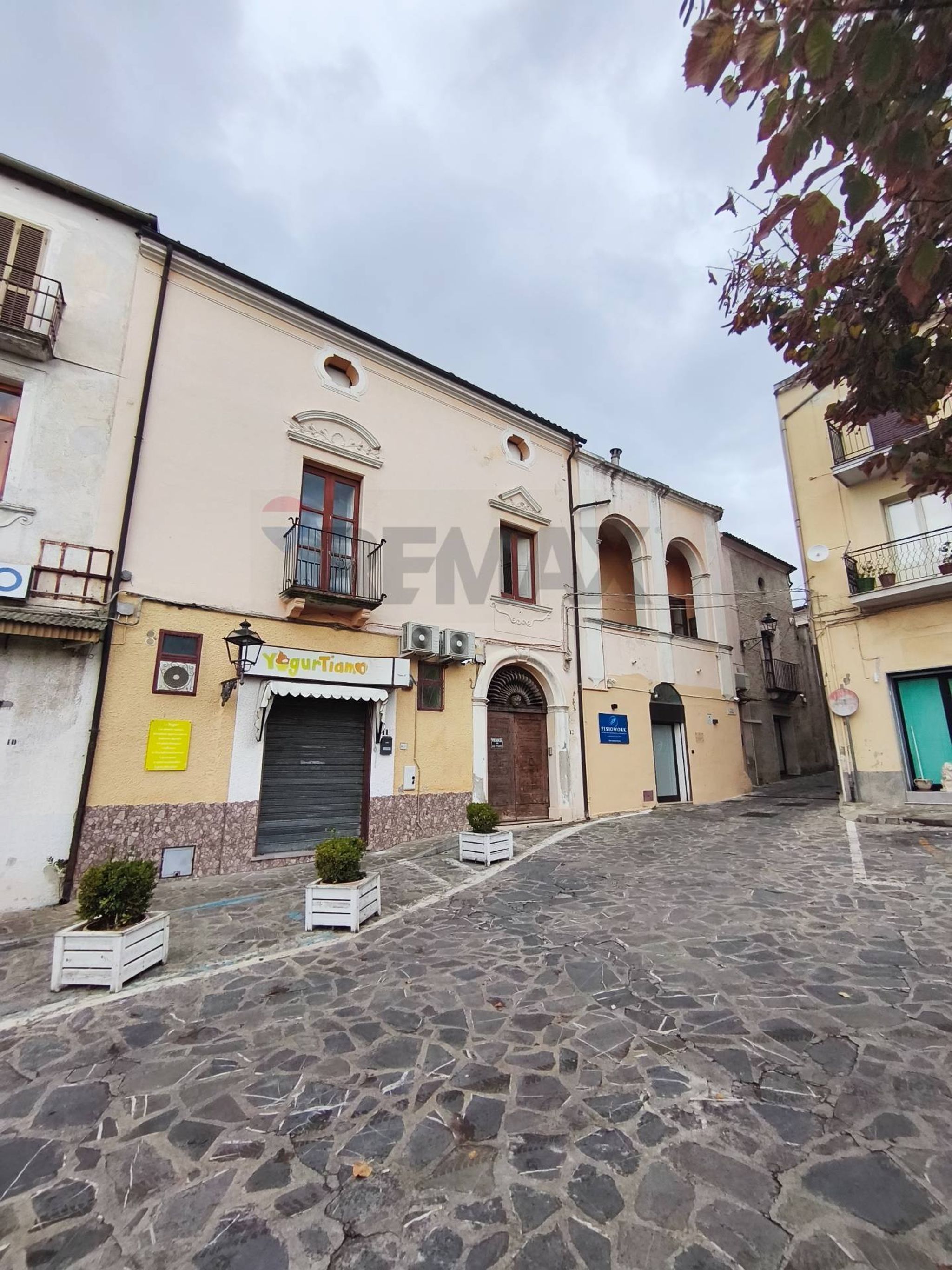 Edificio all'aperto
