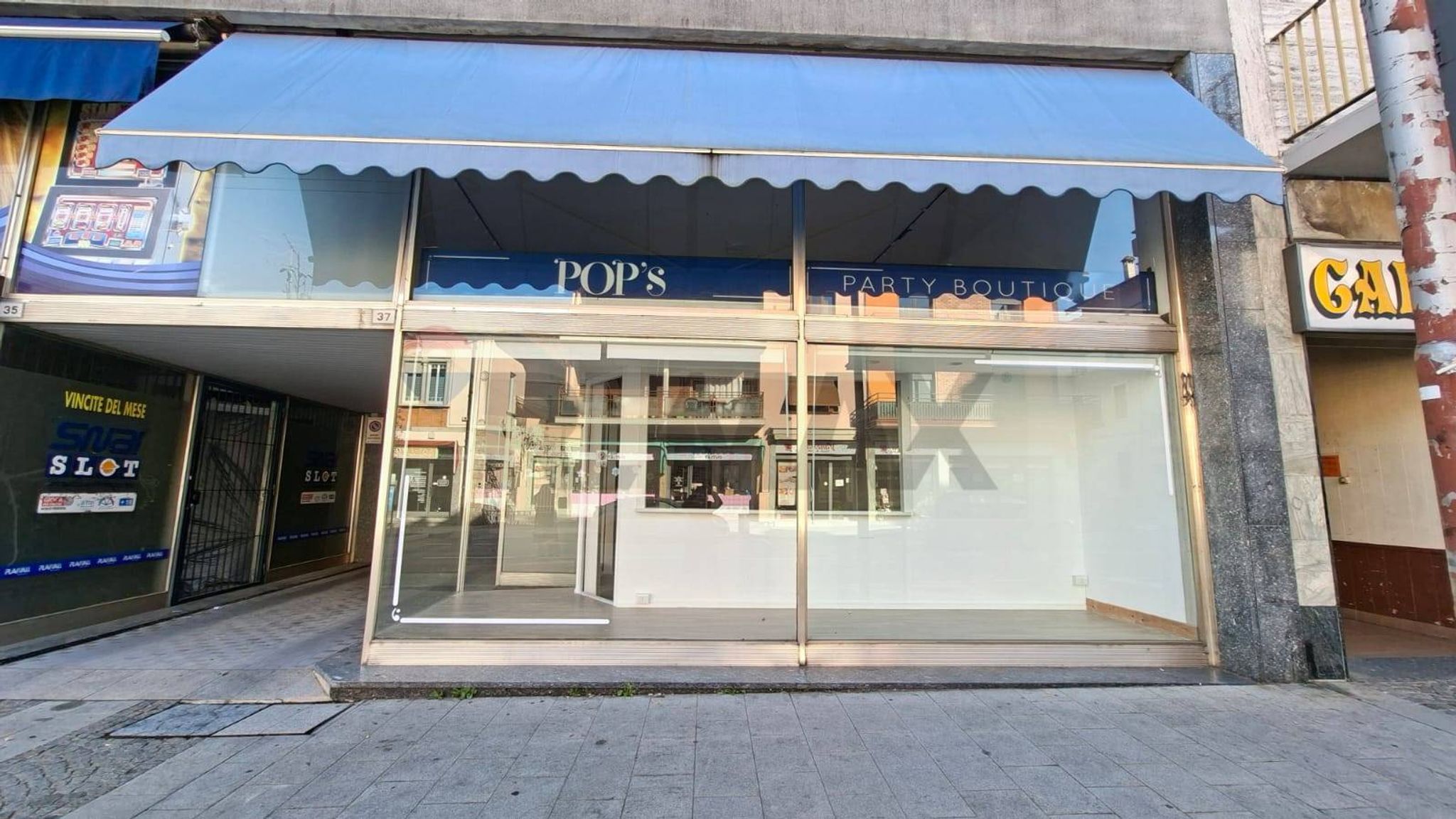 Edificio all'aperto