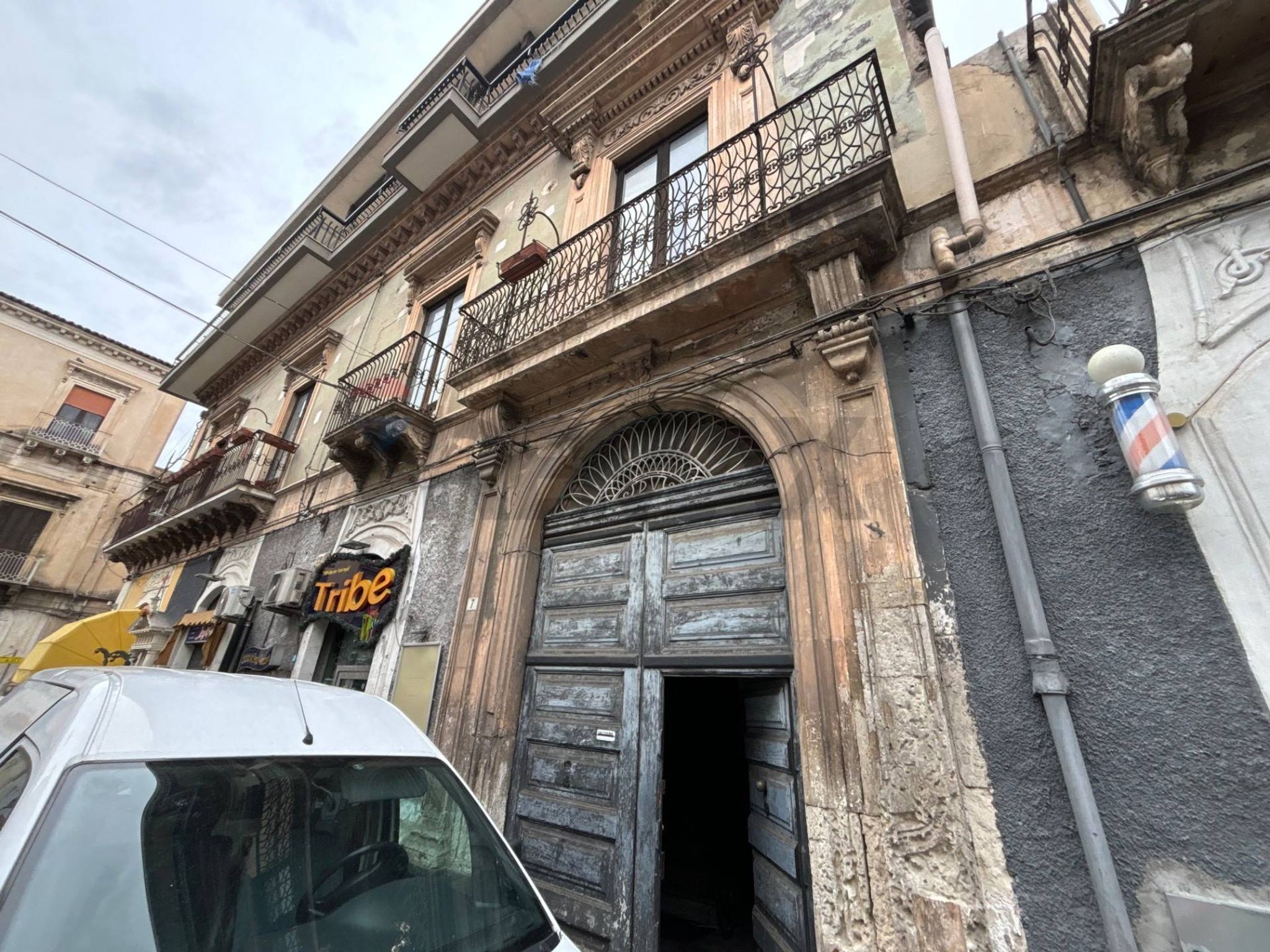Edificio all'aperto