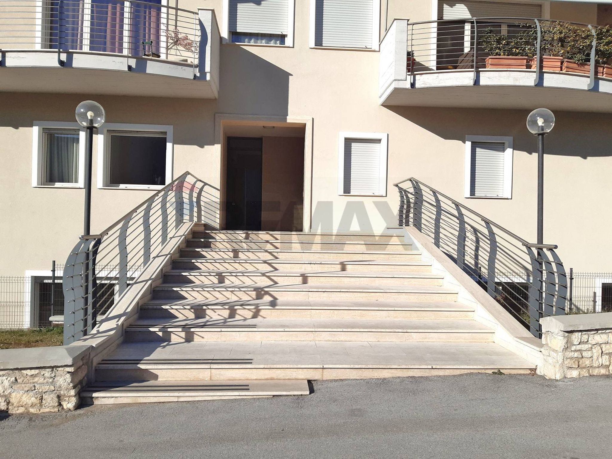 Edificio all'aperto