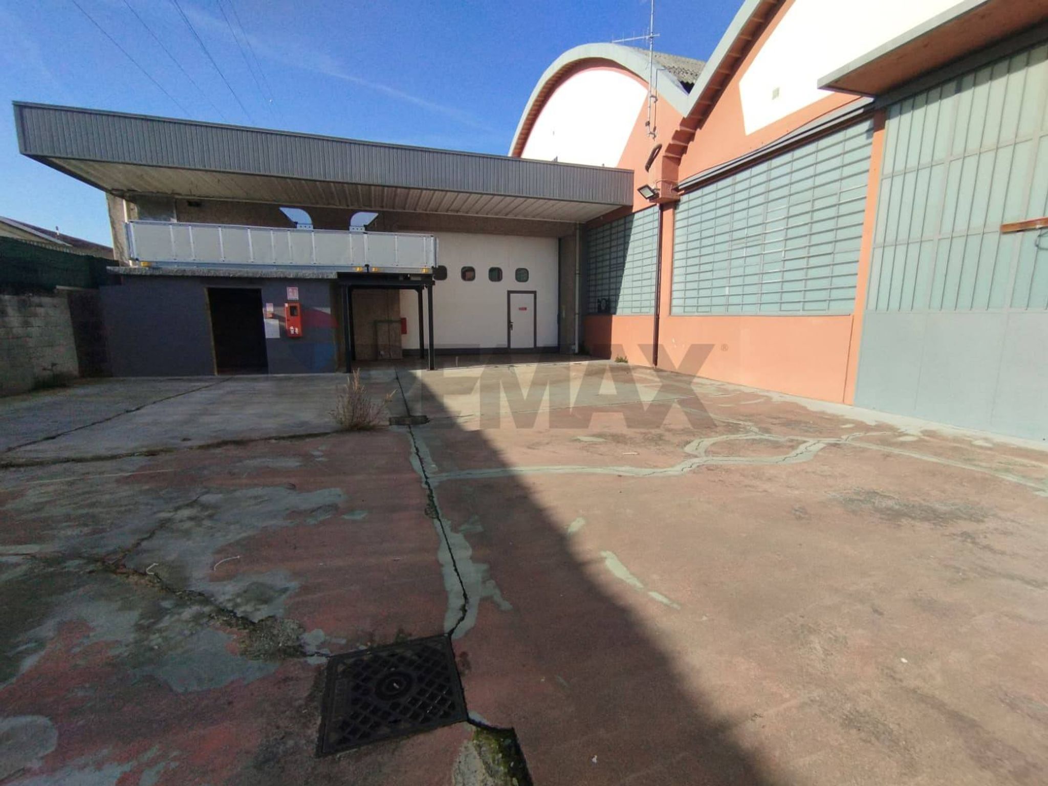Edificio all'aperto