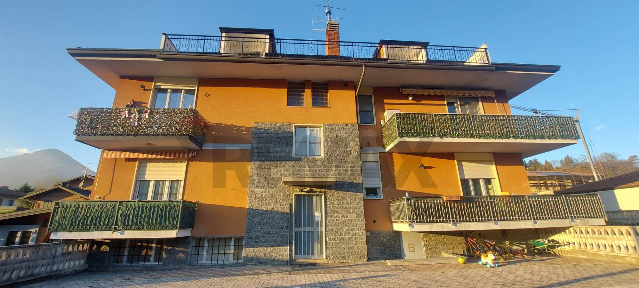 Edificio all'aperto
