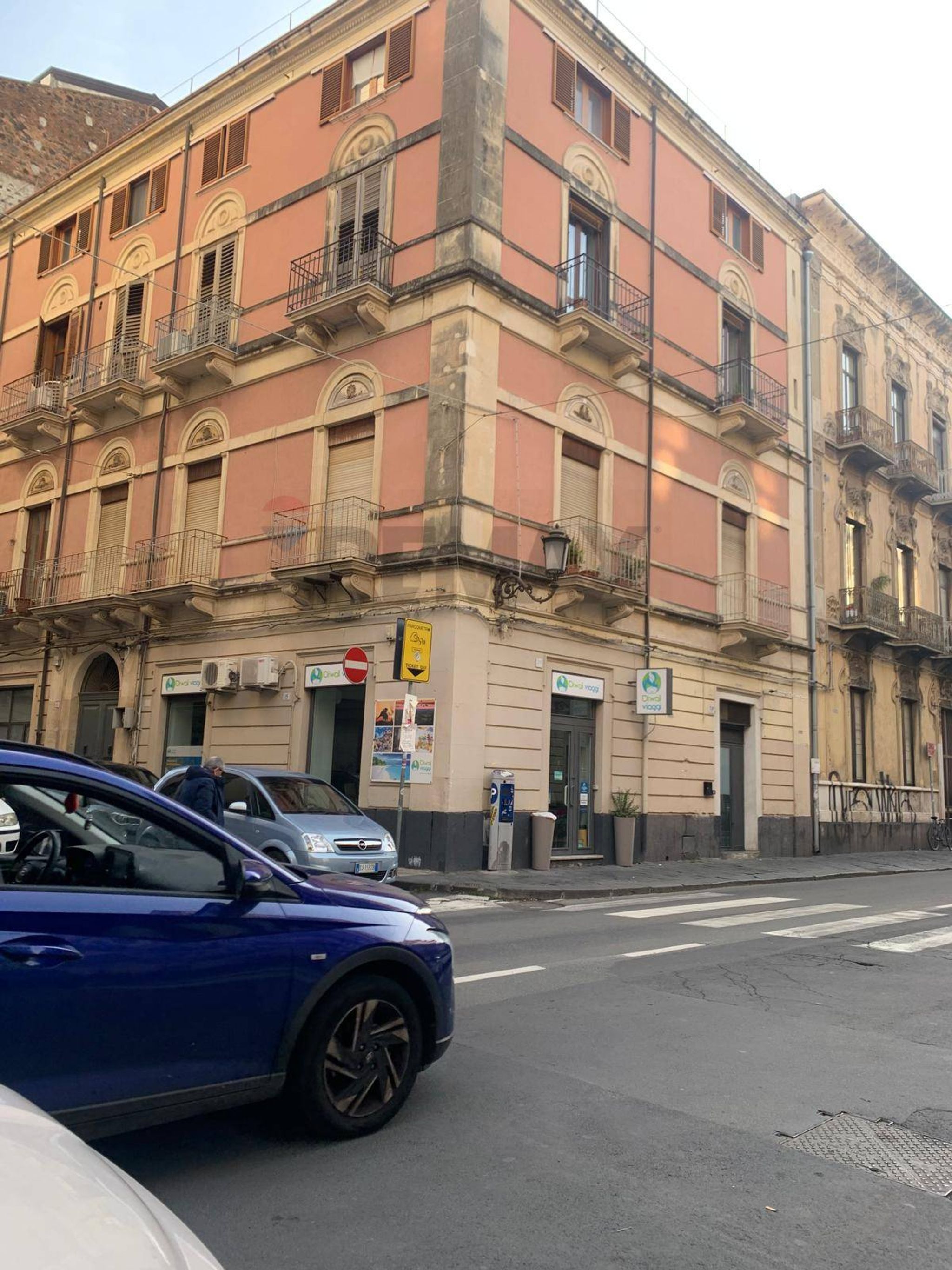 Edificio all'aperto