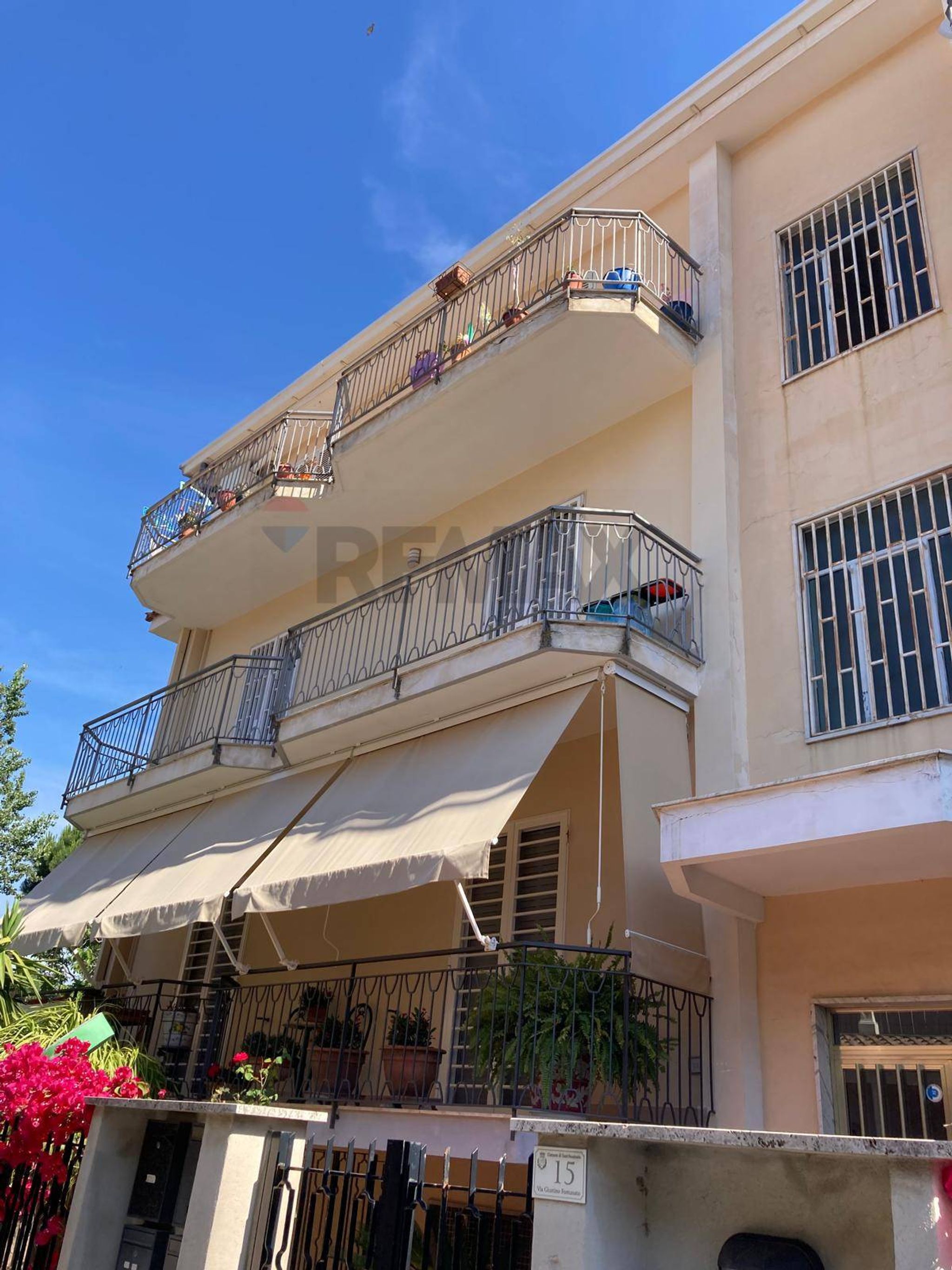 Edificio all'aperto