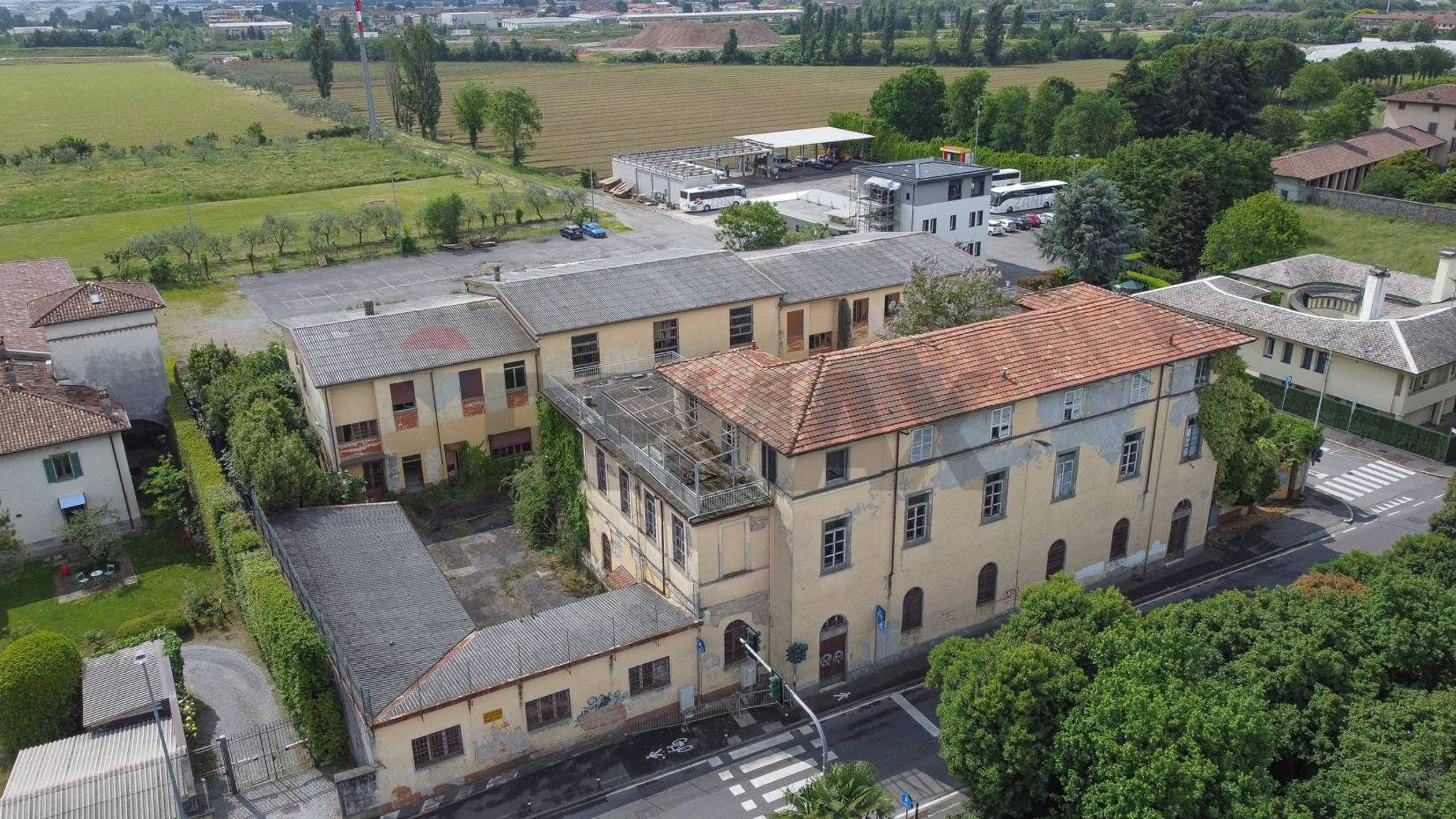 Edificio all'aperto