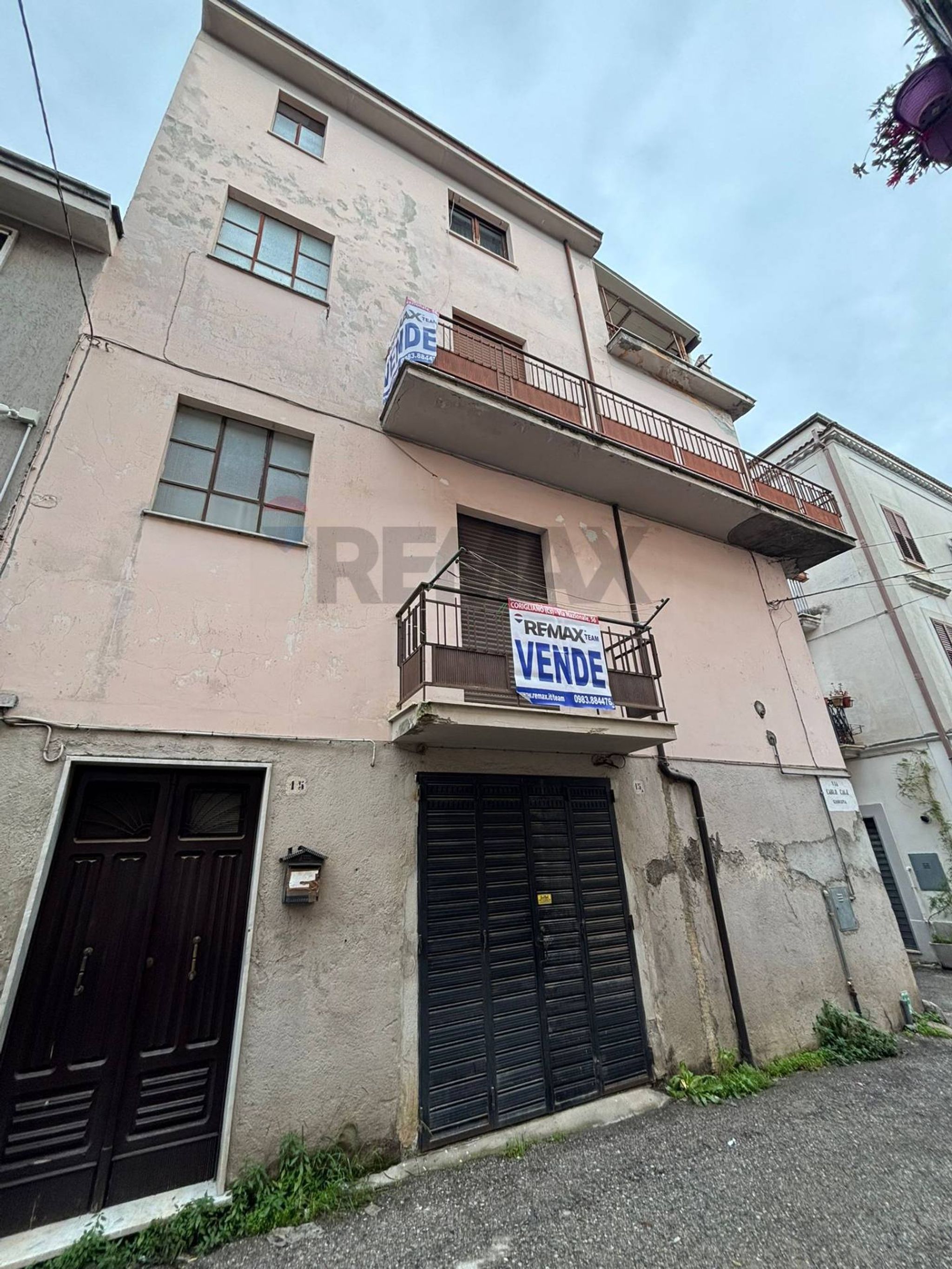 Edificio all'aperto