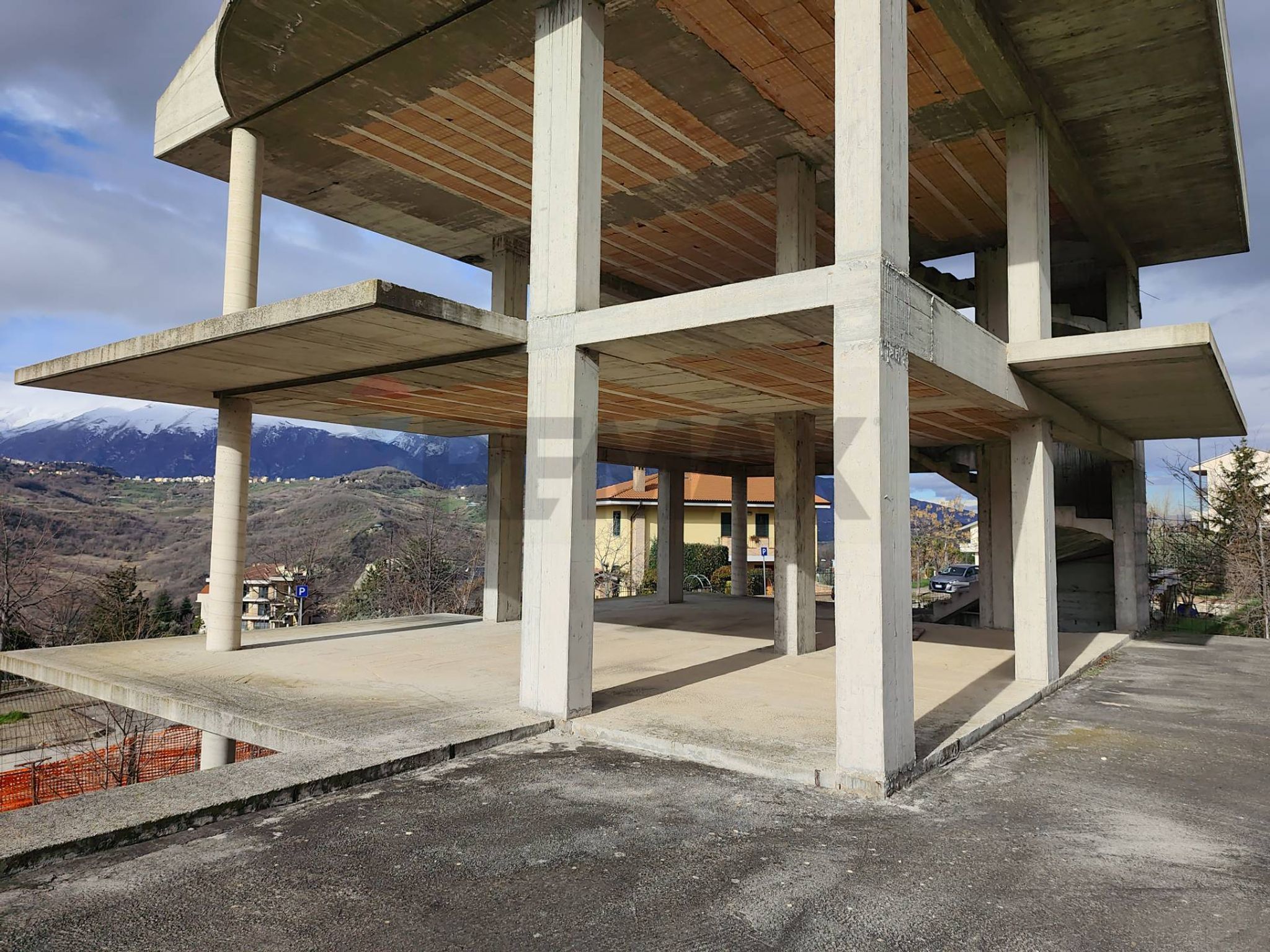 Edificio all'aperto