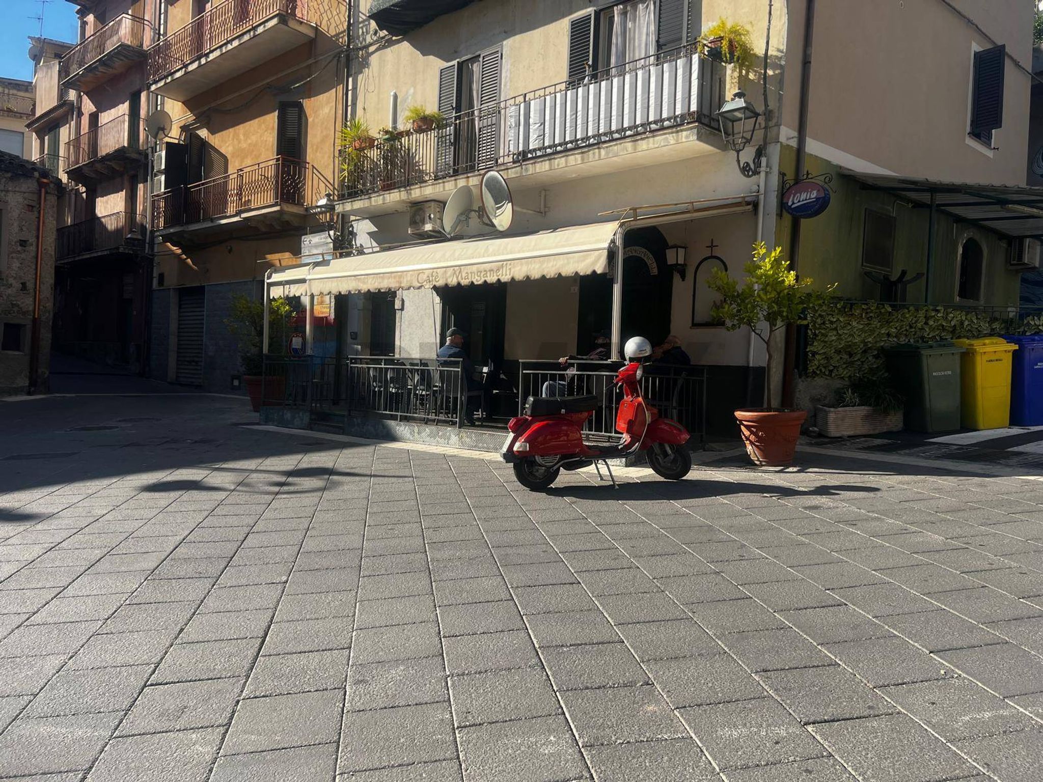 Edificio all'aperto