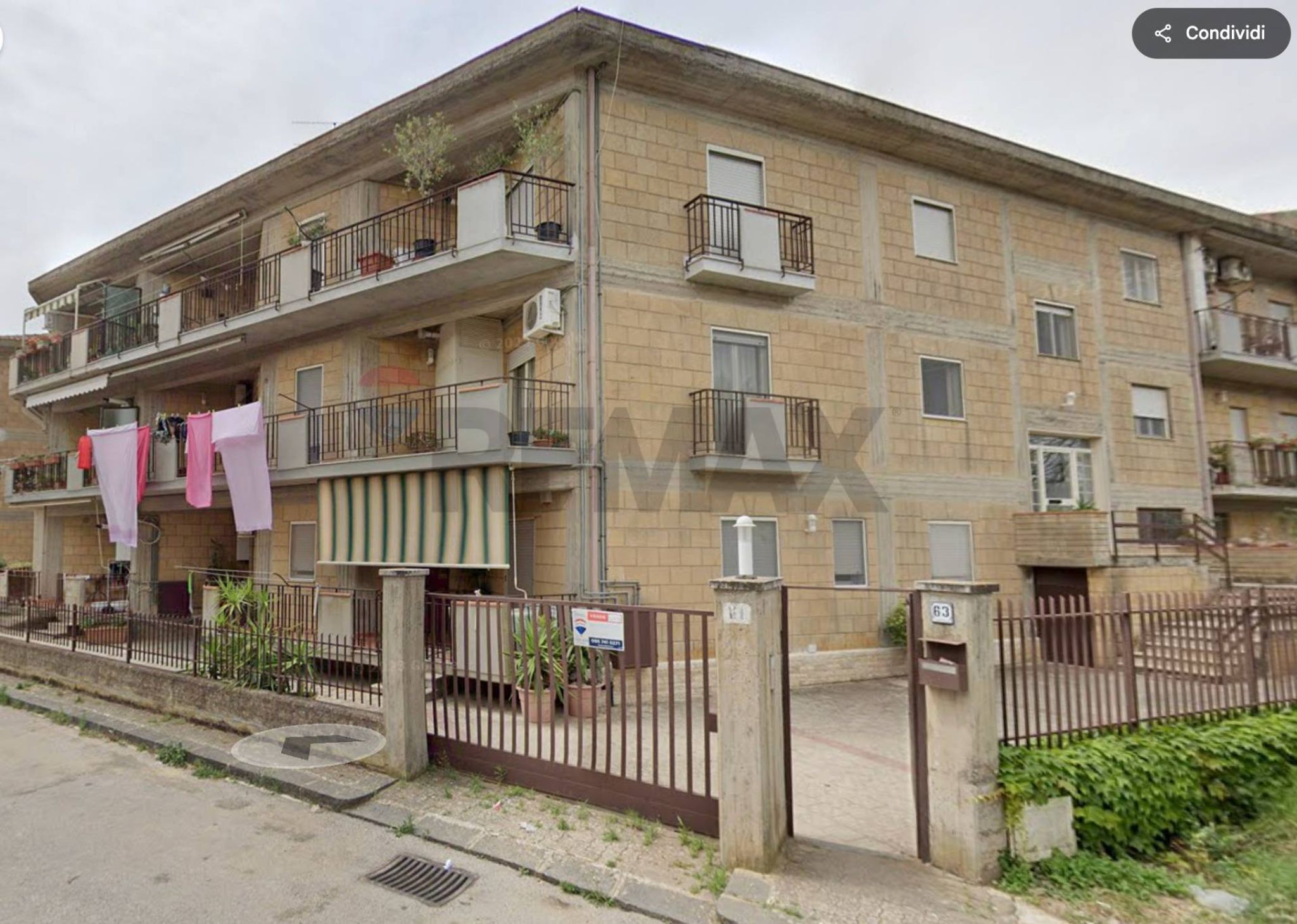 Edificio all'aperto