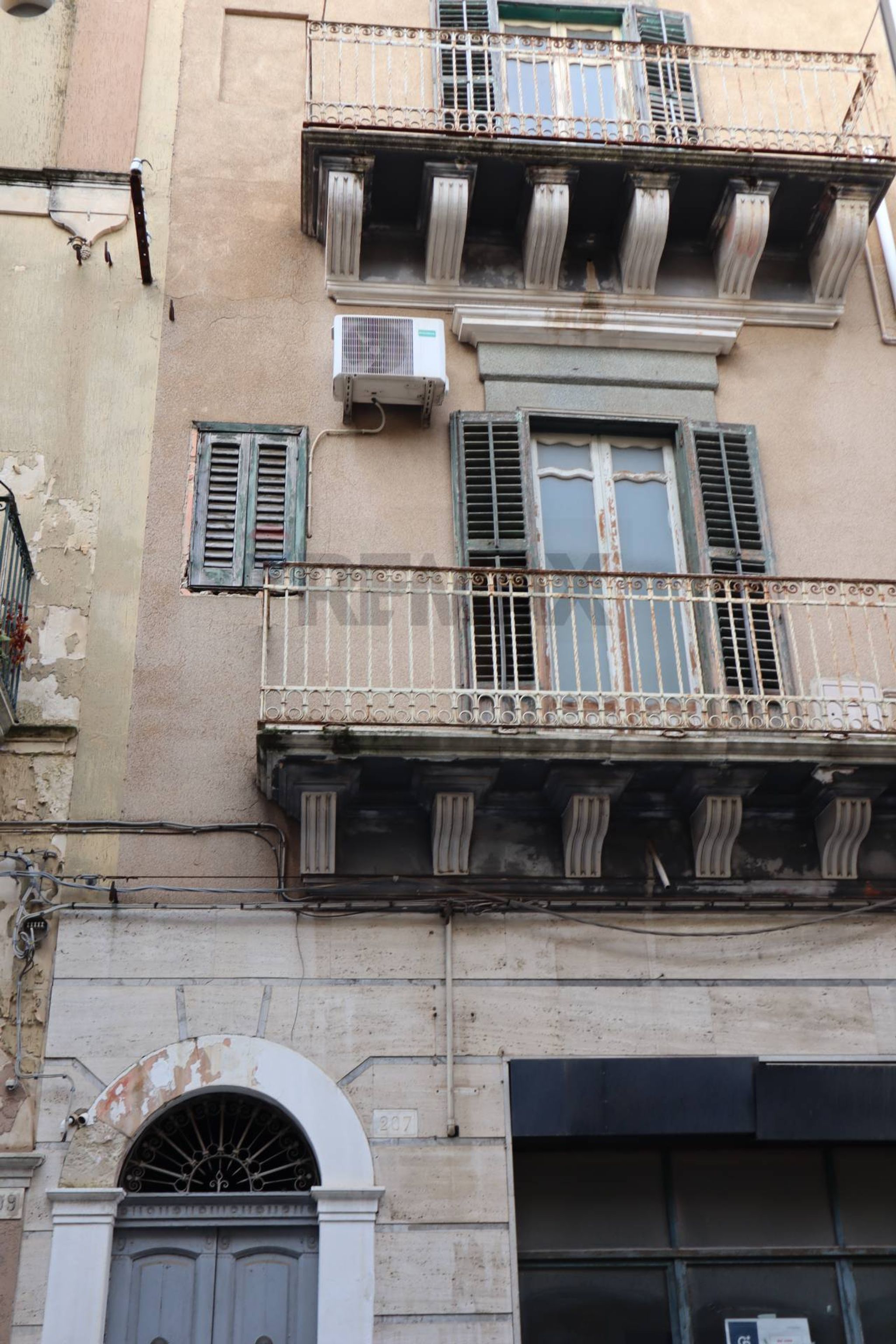 Edificio all'aperto