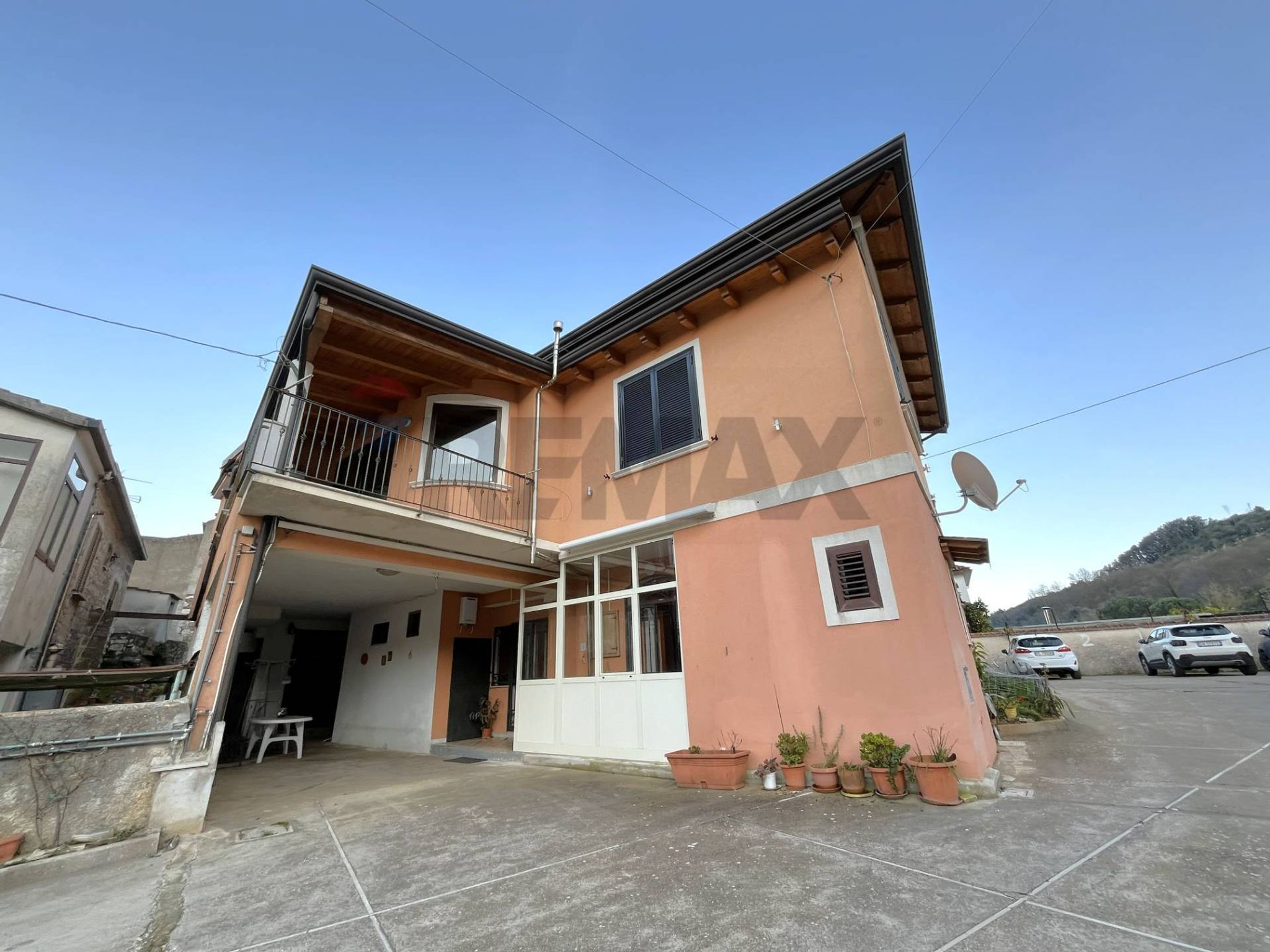 Property in Dragoni