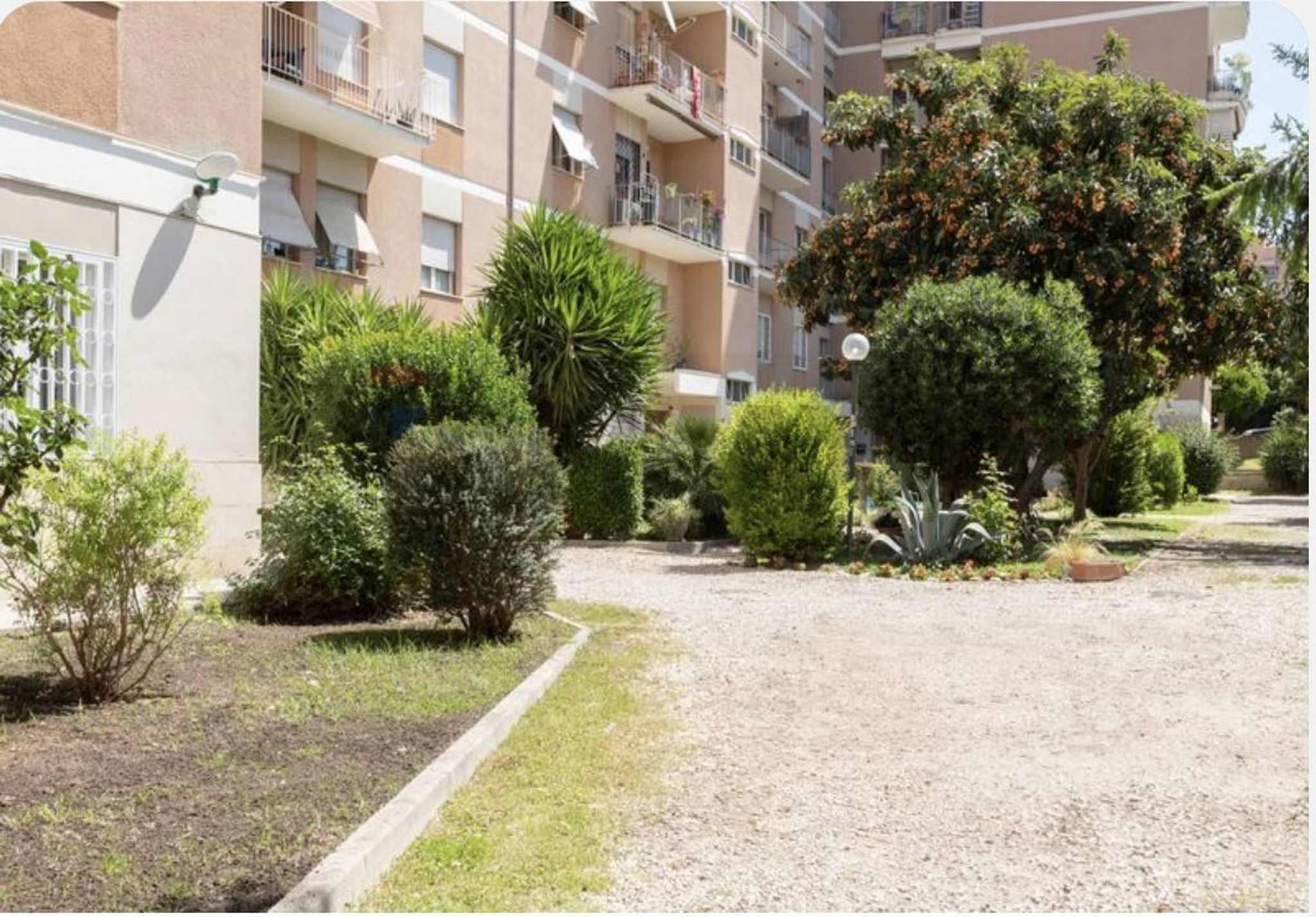 Edificio all'aperto