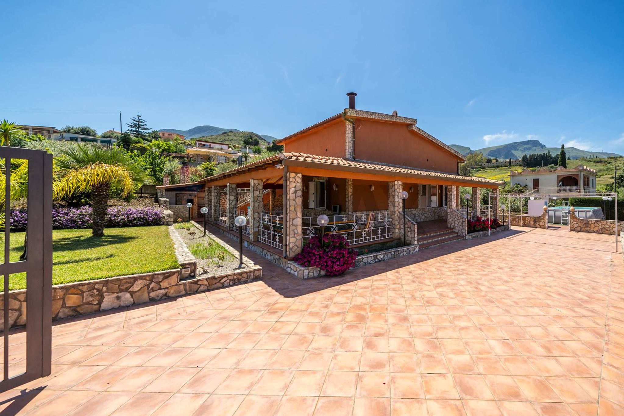 Villa
