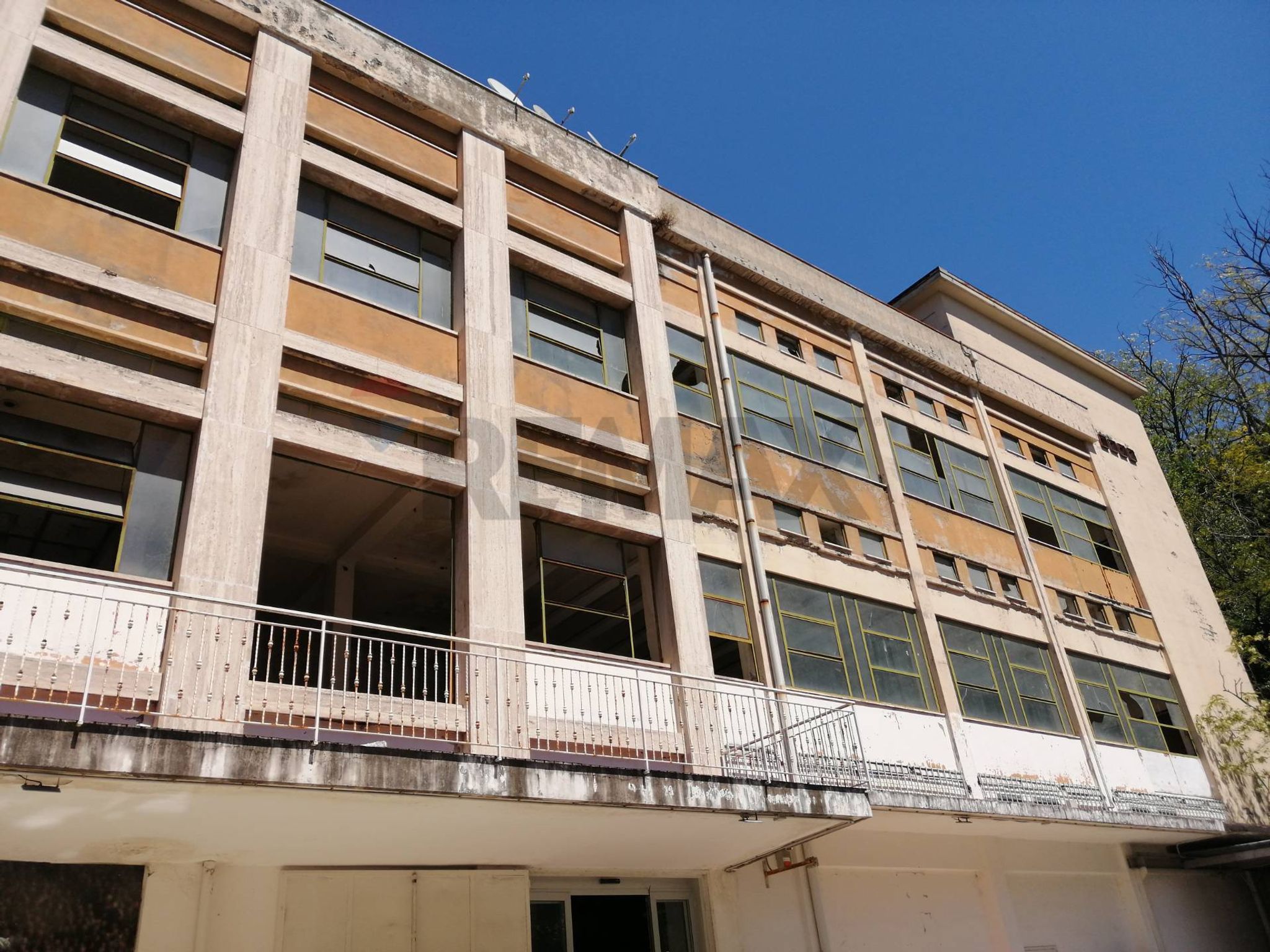 Edificio all'aperto