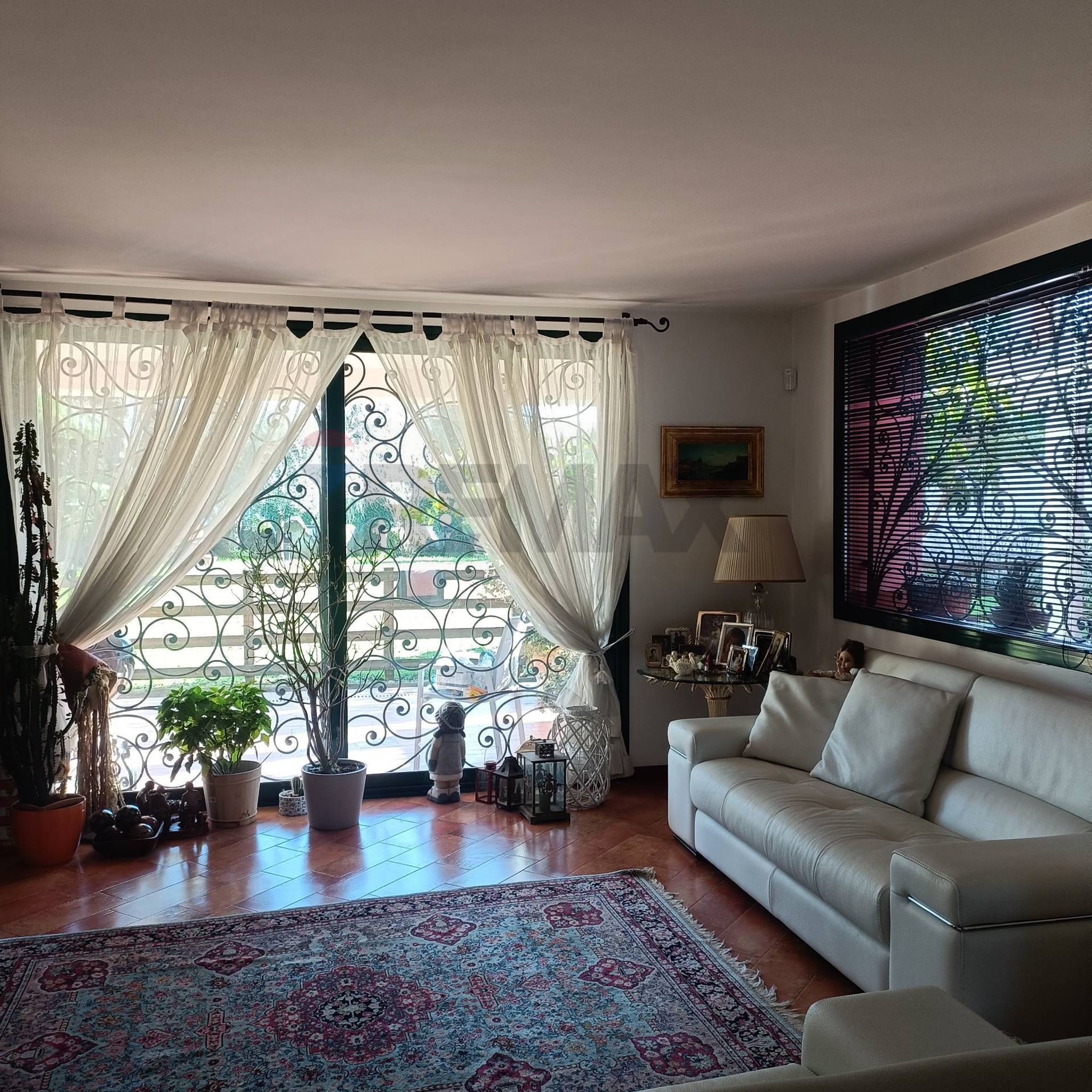 SALONE