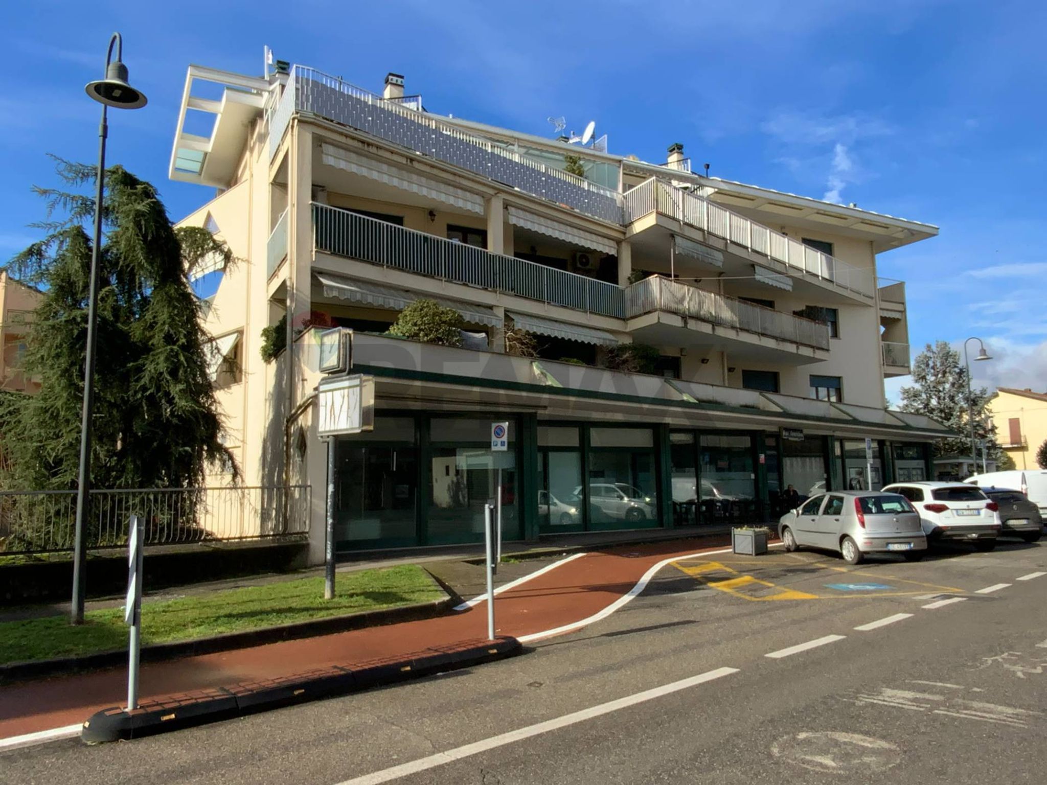 Edificio all'aperto