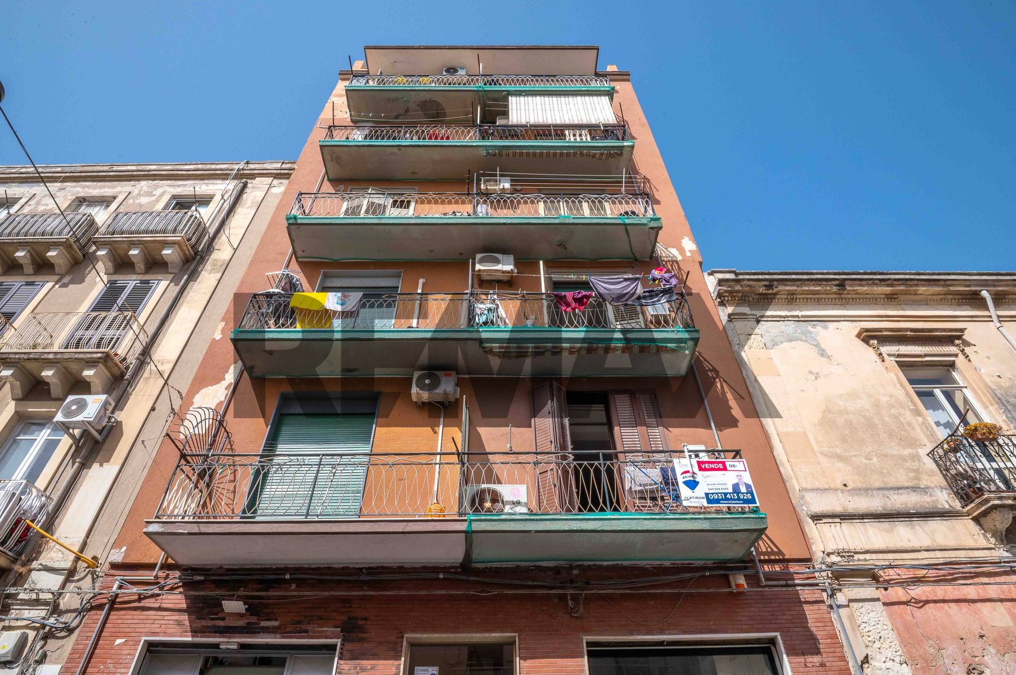 Edificio all'aperto