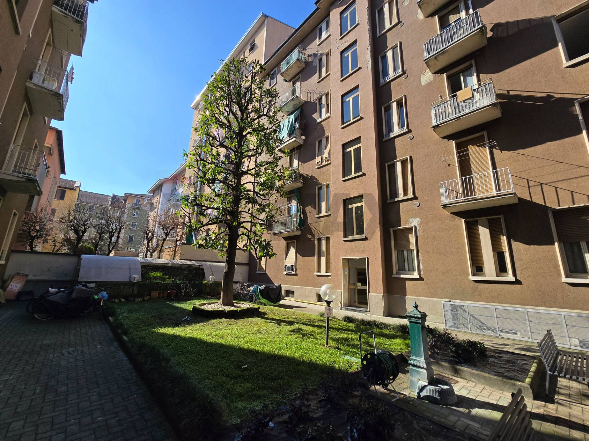 Edificio all'aperto