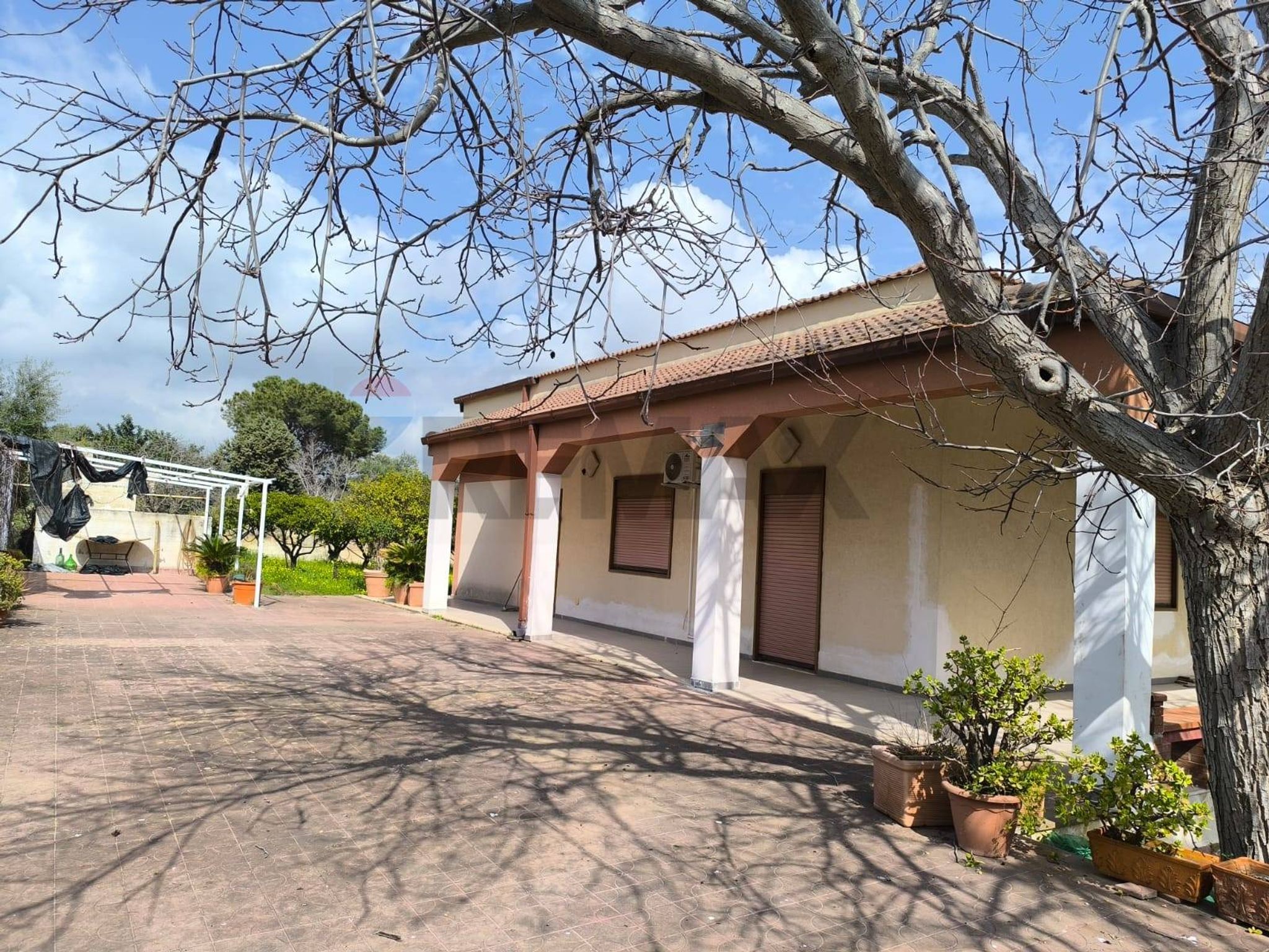 Property in Floridia