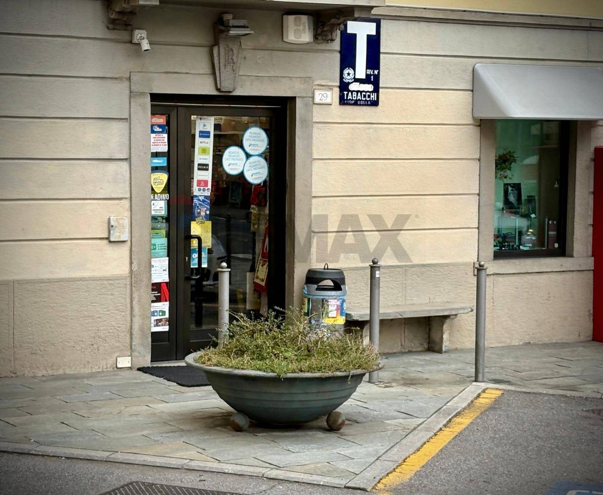 Edificio all'aperto