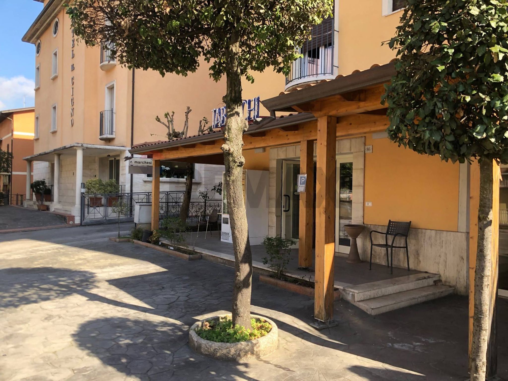 Edificio all'aperto