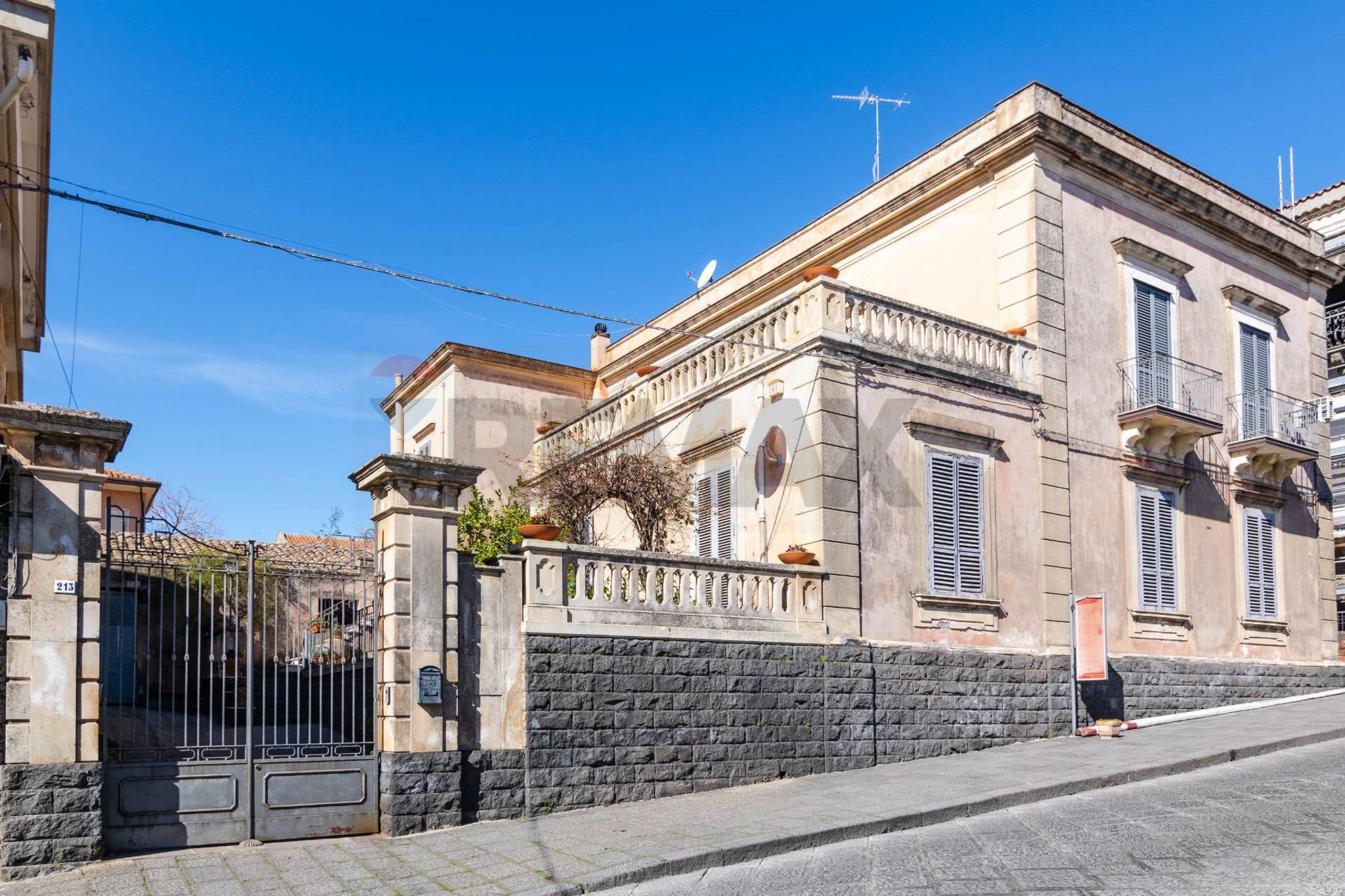 Edificio all'aperto