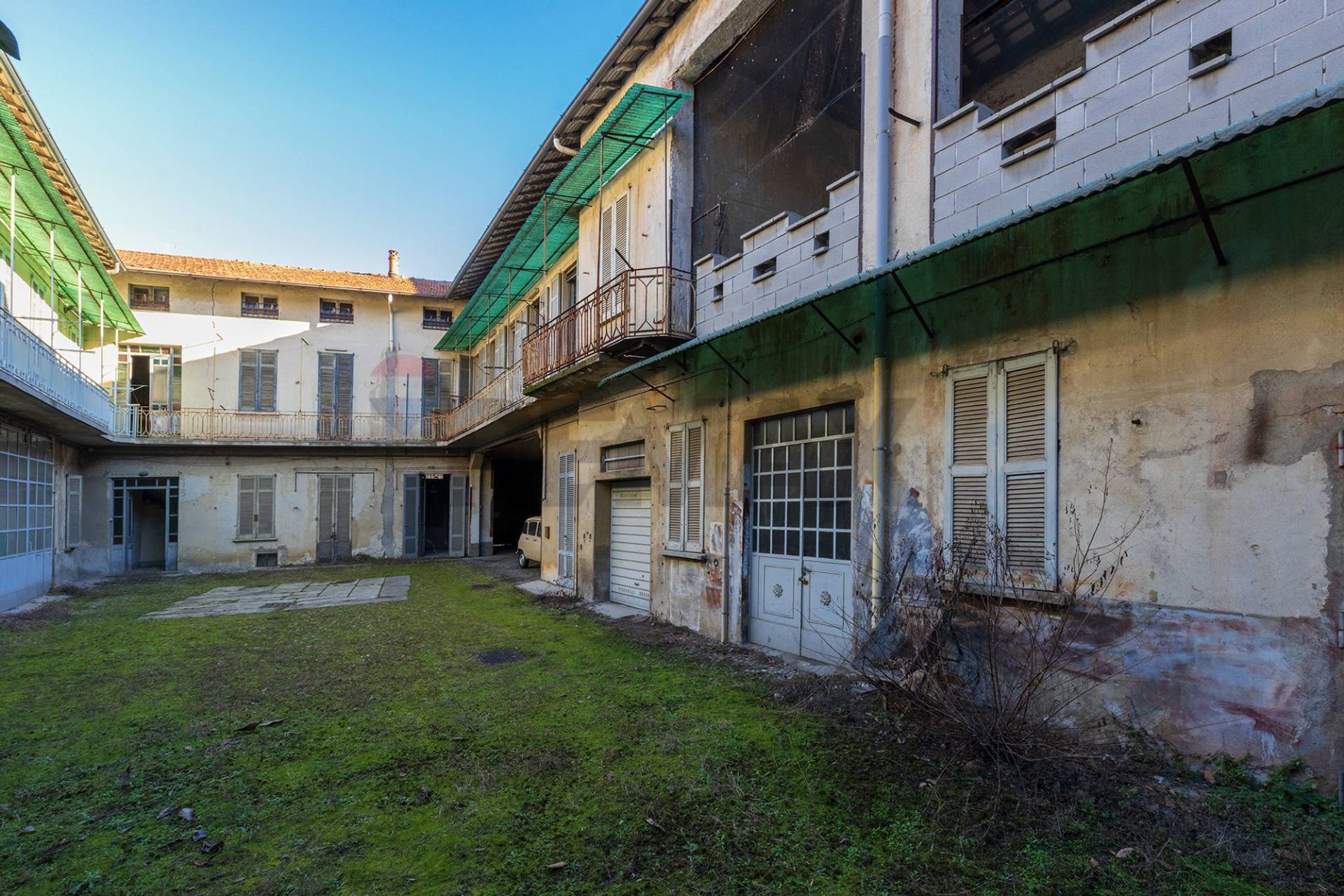 Edificio all'aperto