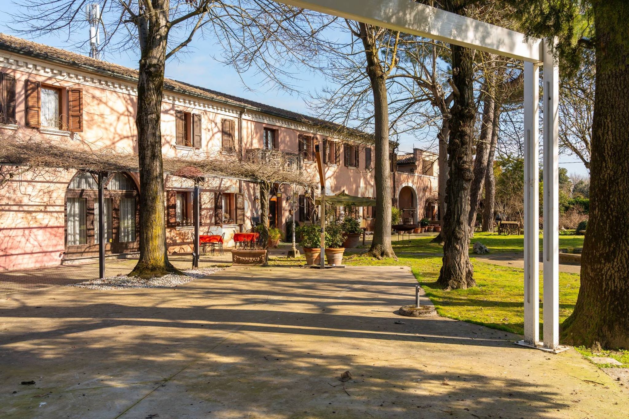 Edificio all'aperto