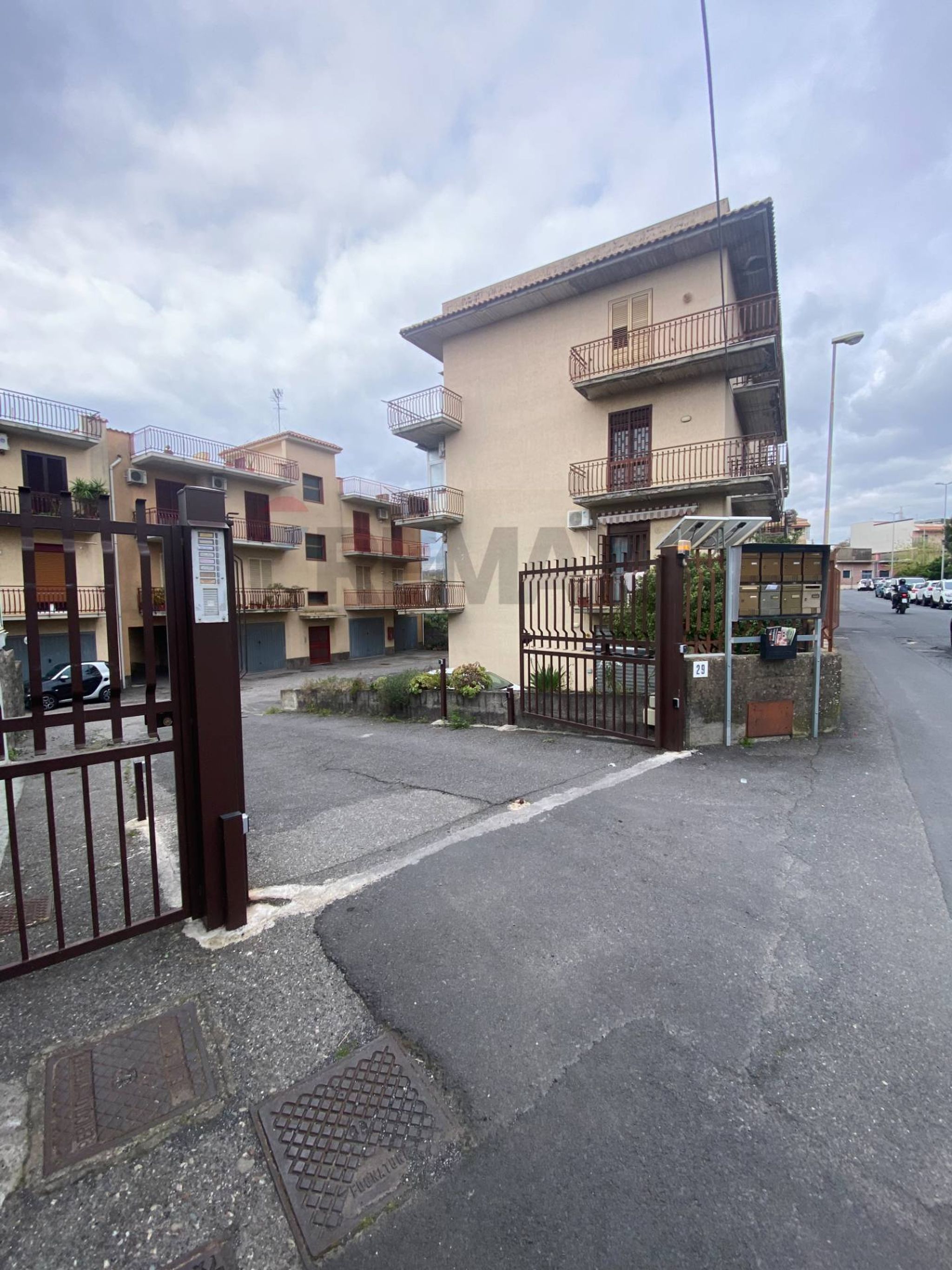 Immobile a Acireale