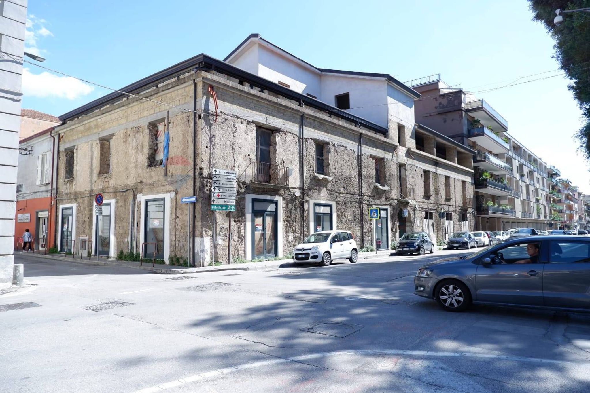 Edificio all'aperto