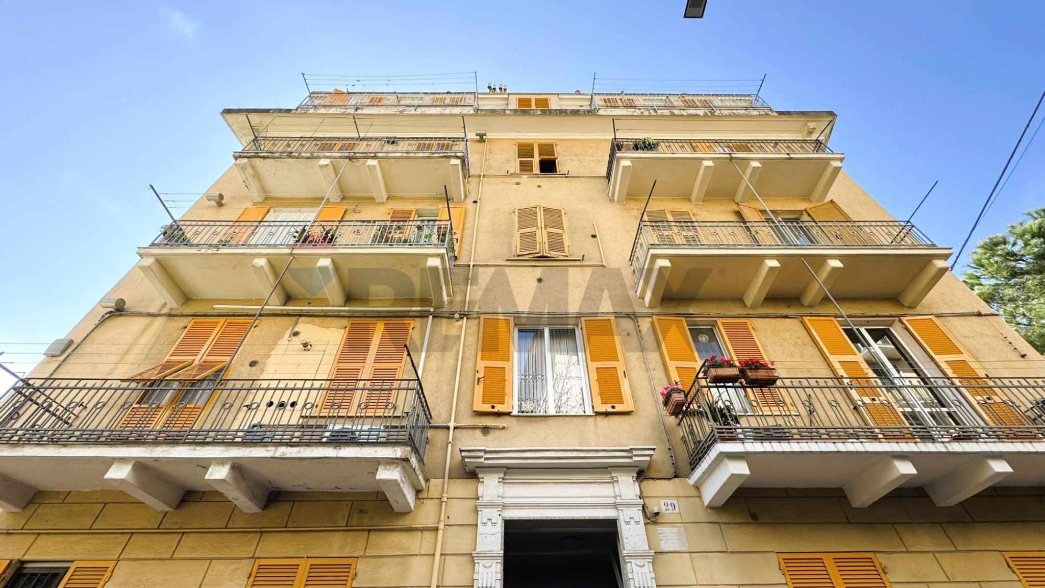 Edificio all'aperto