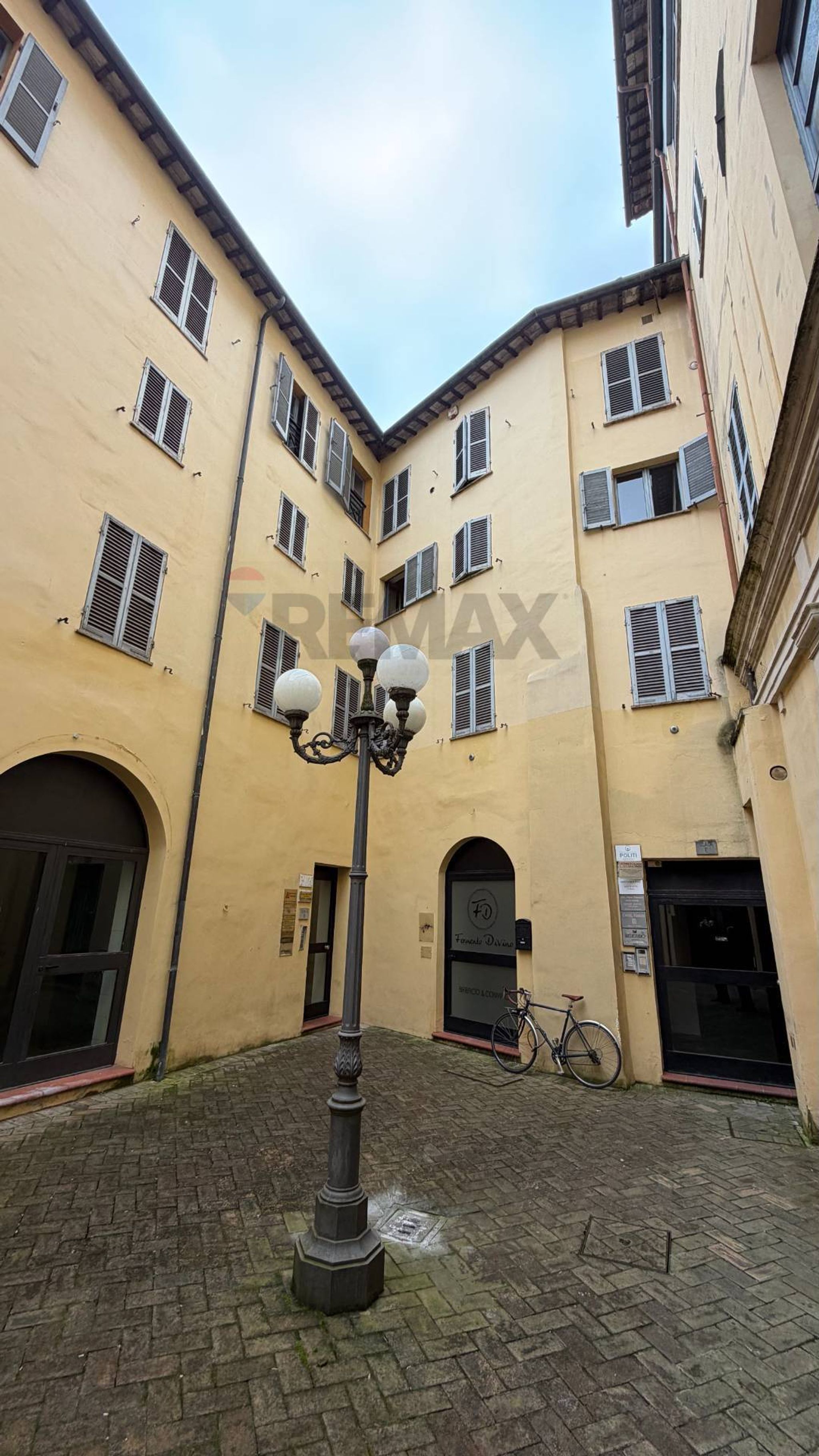 Edificio all'aperto